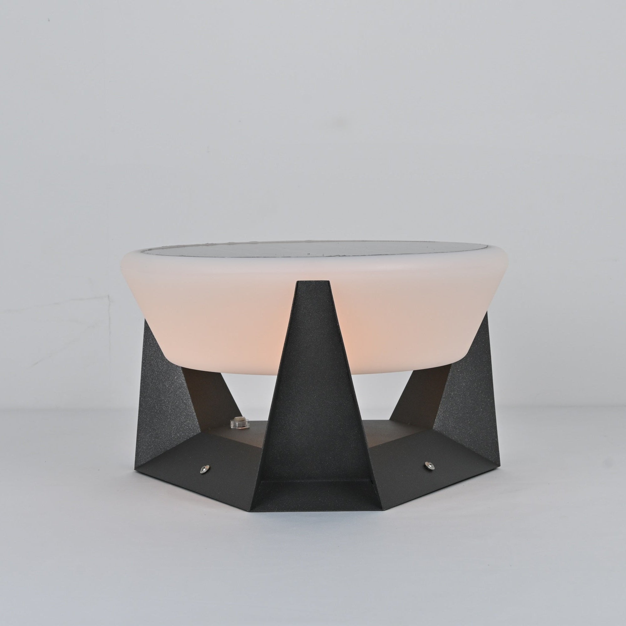 Auren Modern Solar Outdoor Light-Neutral Decor