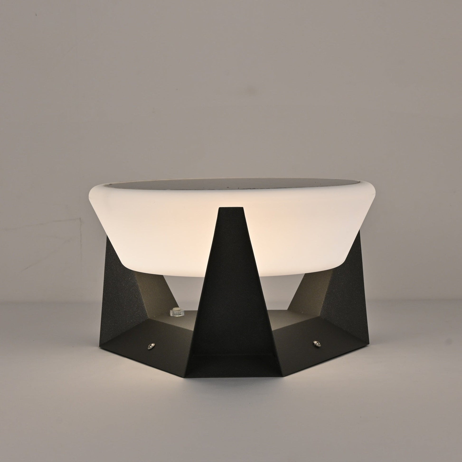 Auren Modern Solar Outdoor Light-Neutral Decor