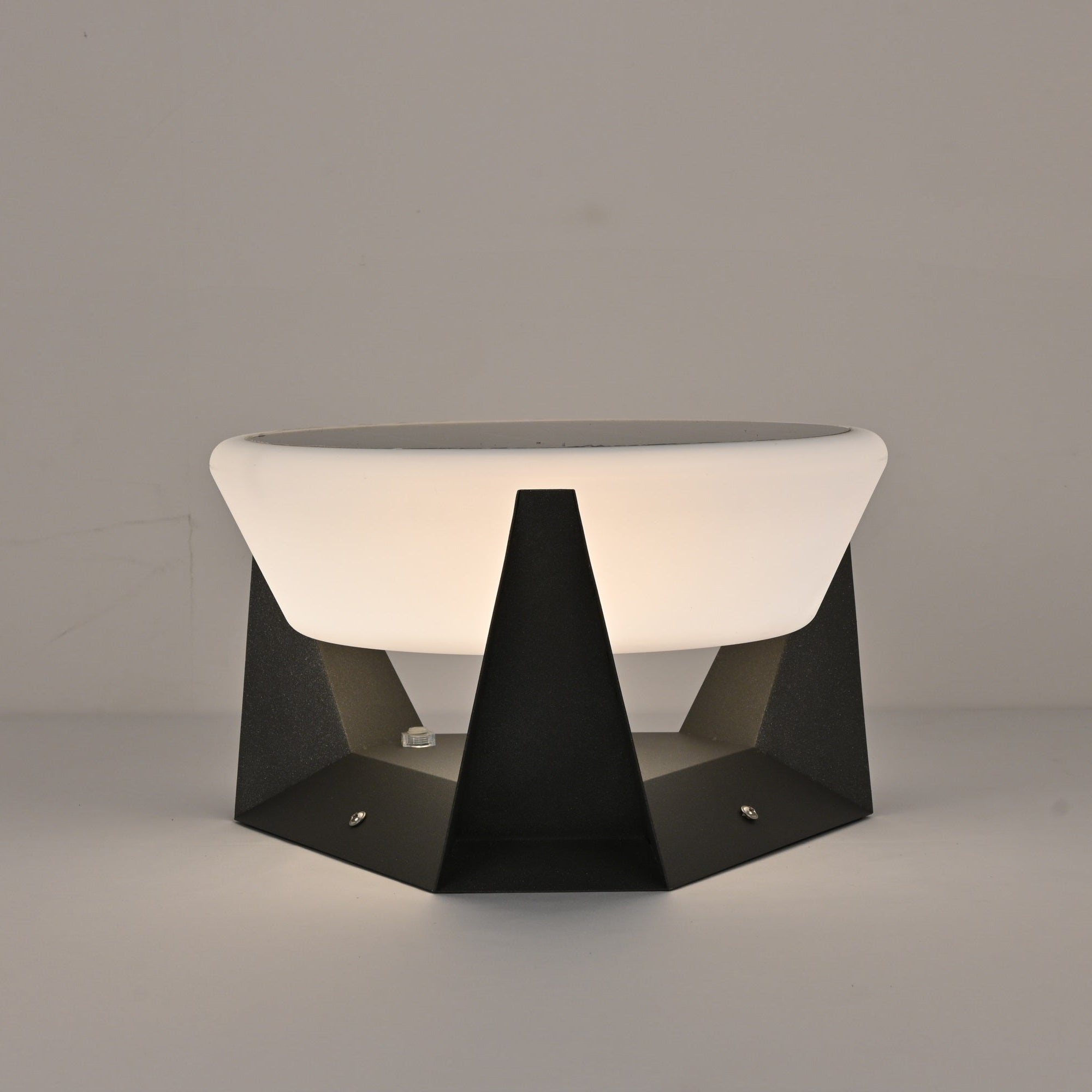 Auren Modern Solar Outdoor Light-Neutral Decor