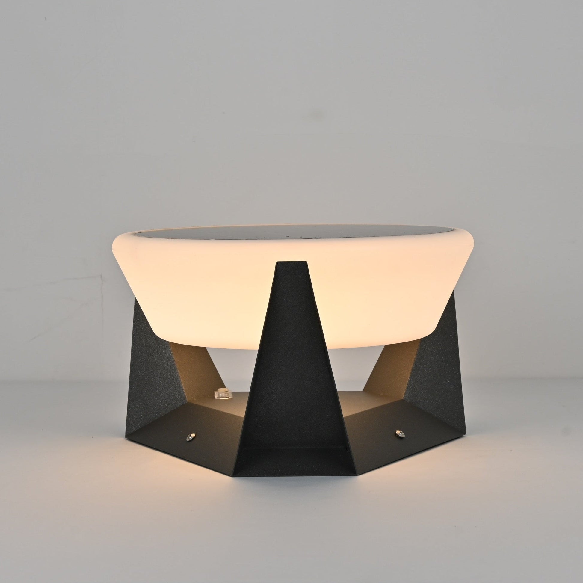 Auren Modern Solar Outdoor Light-Neutral Decor
