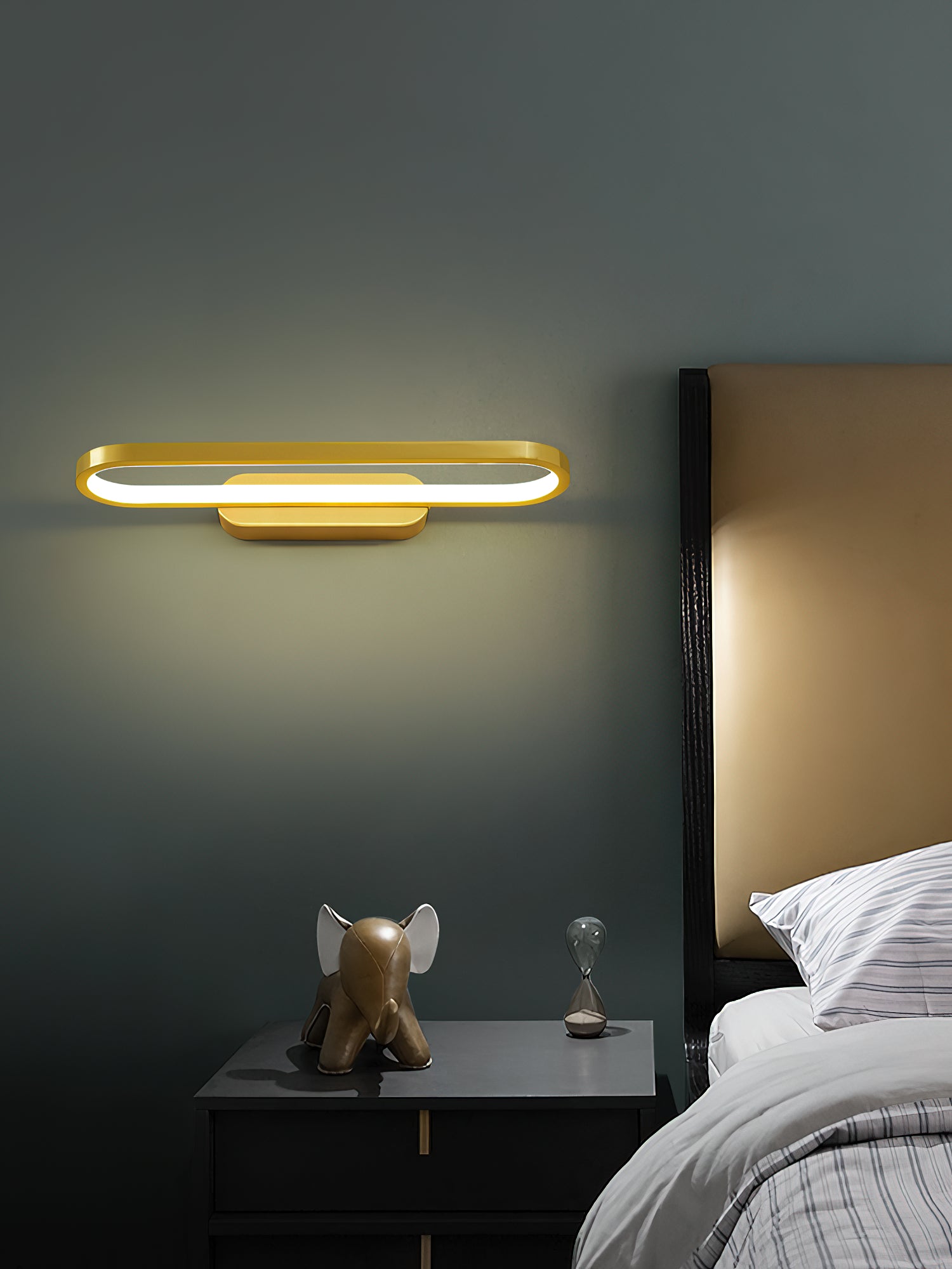 Gianni LED Wall Lamp illuminated with neutral light.