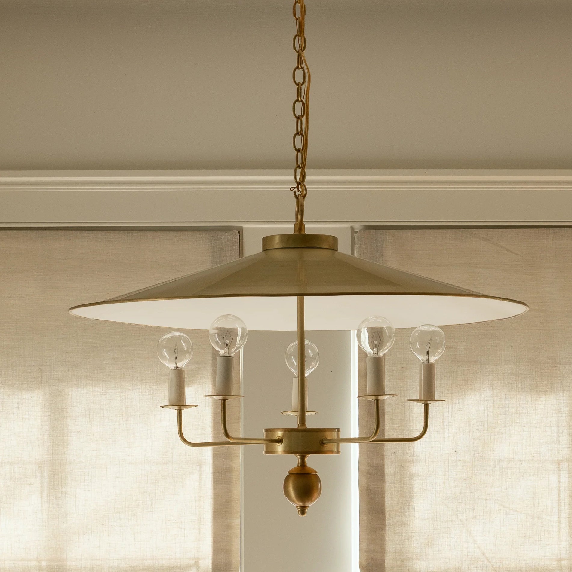 Full view of the Gideon Pendant Lamp with its adjustable hanging chain.