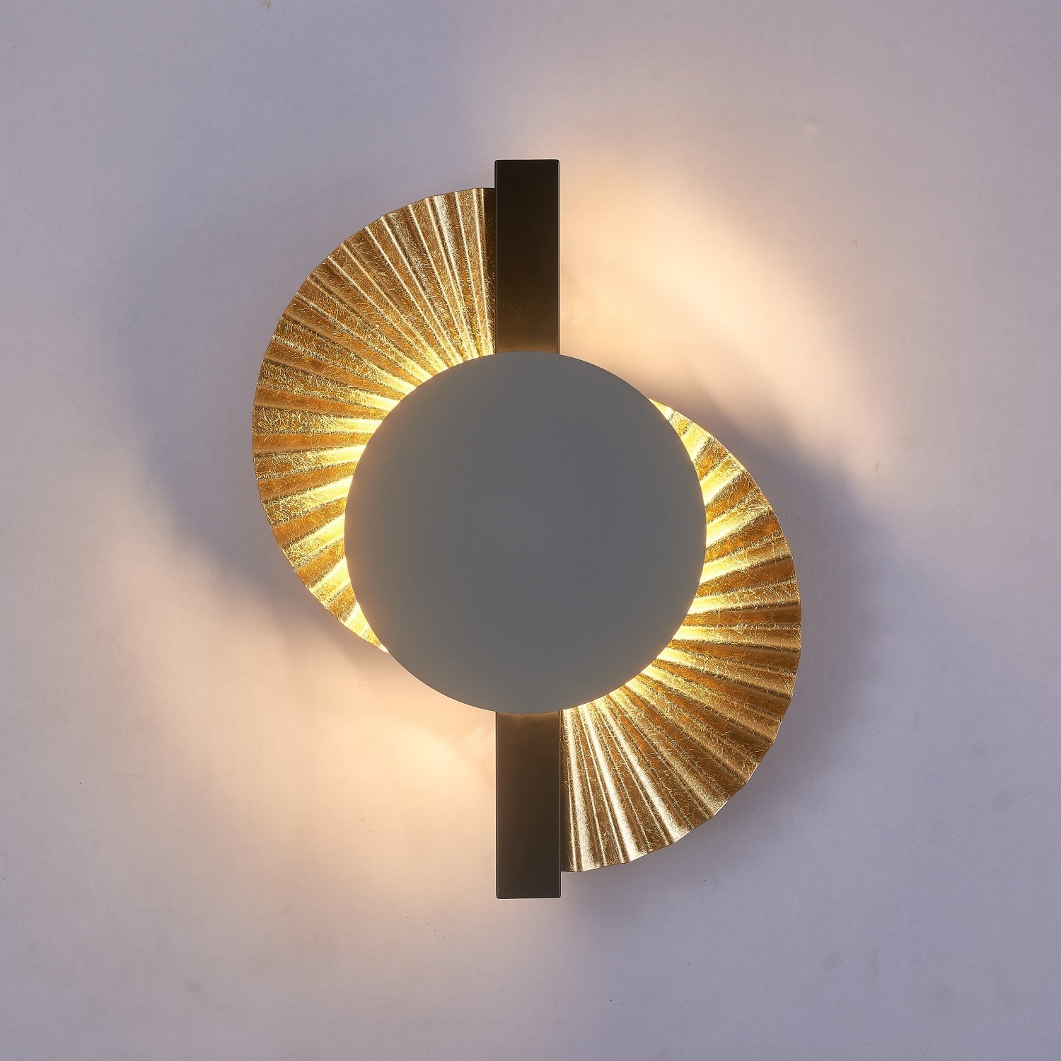 Gilded Fan Wall Lamp-Neutral Decor