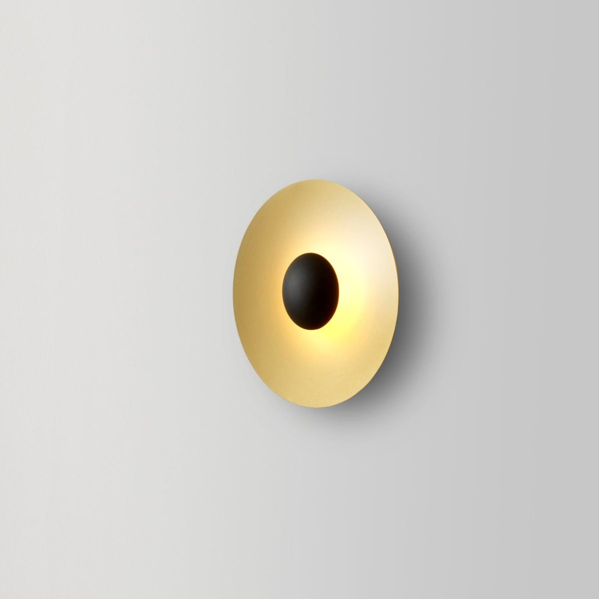 Ginger Modern Minimalist Round Wall Lamp-Neutral Decor