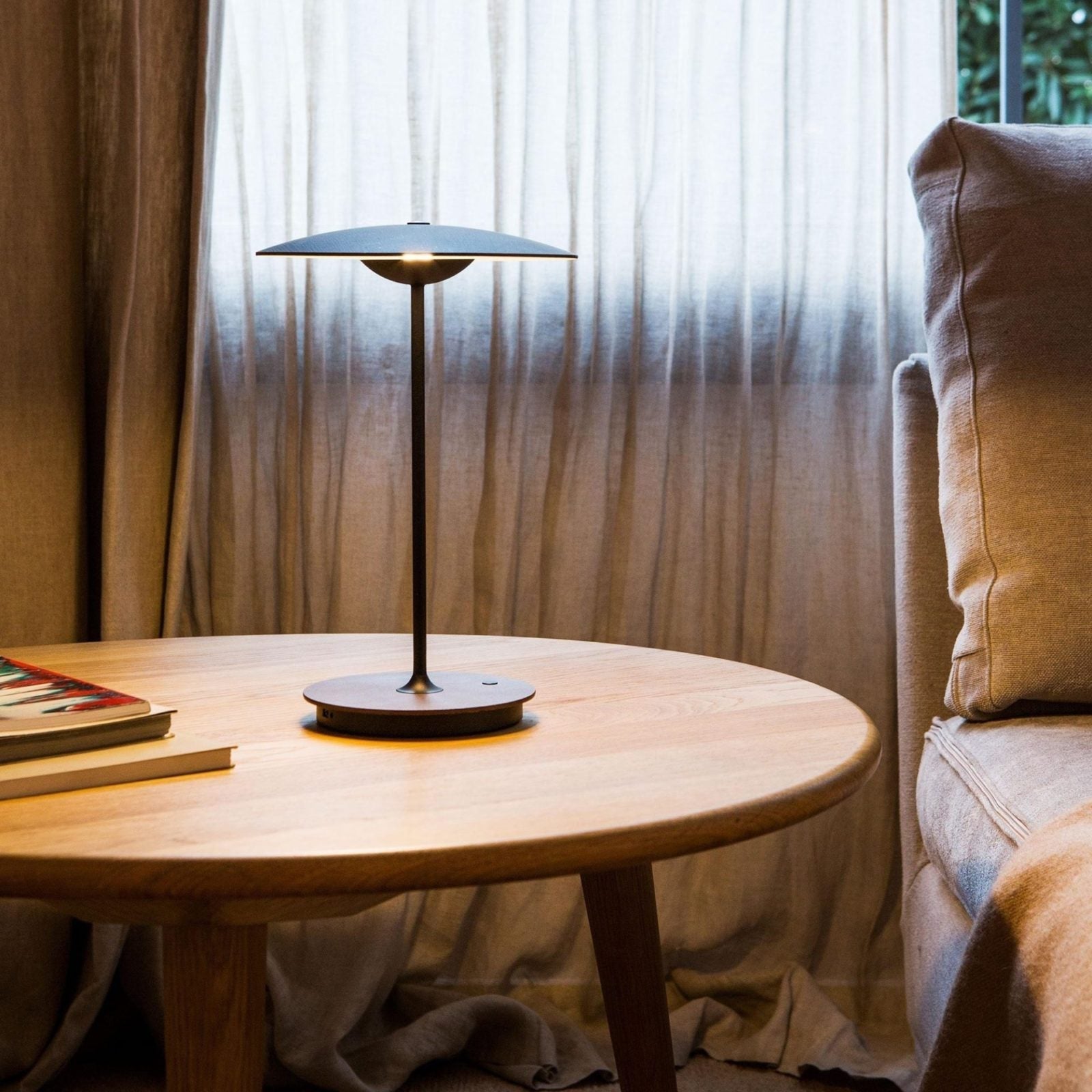 Leloz Table Light Slim Minimalist-Neutral Decor
