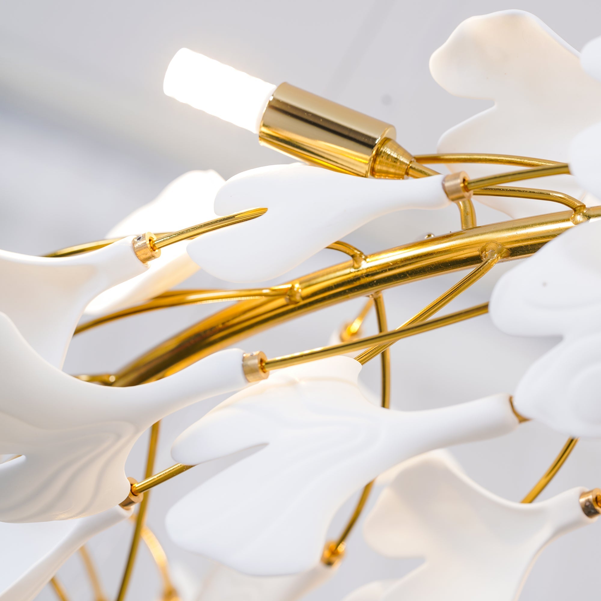 Umberis Pendant Lamp Gingko Porcelain Leaves Gold-Neutral Decor