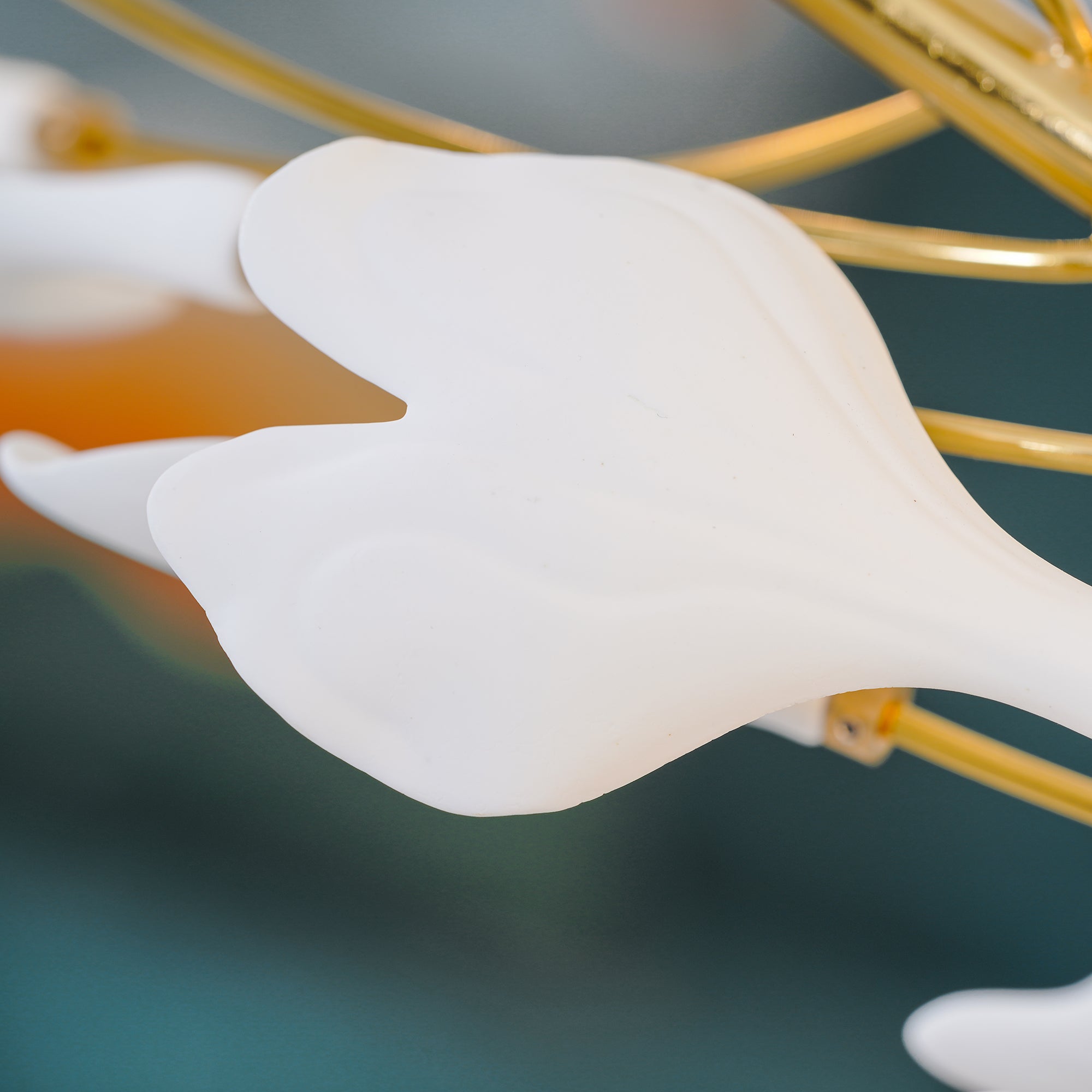 Umberis Pendant Lamp Gingko Porcelain Leaves Gold-Neutral Decor
