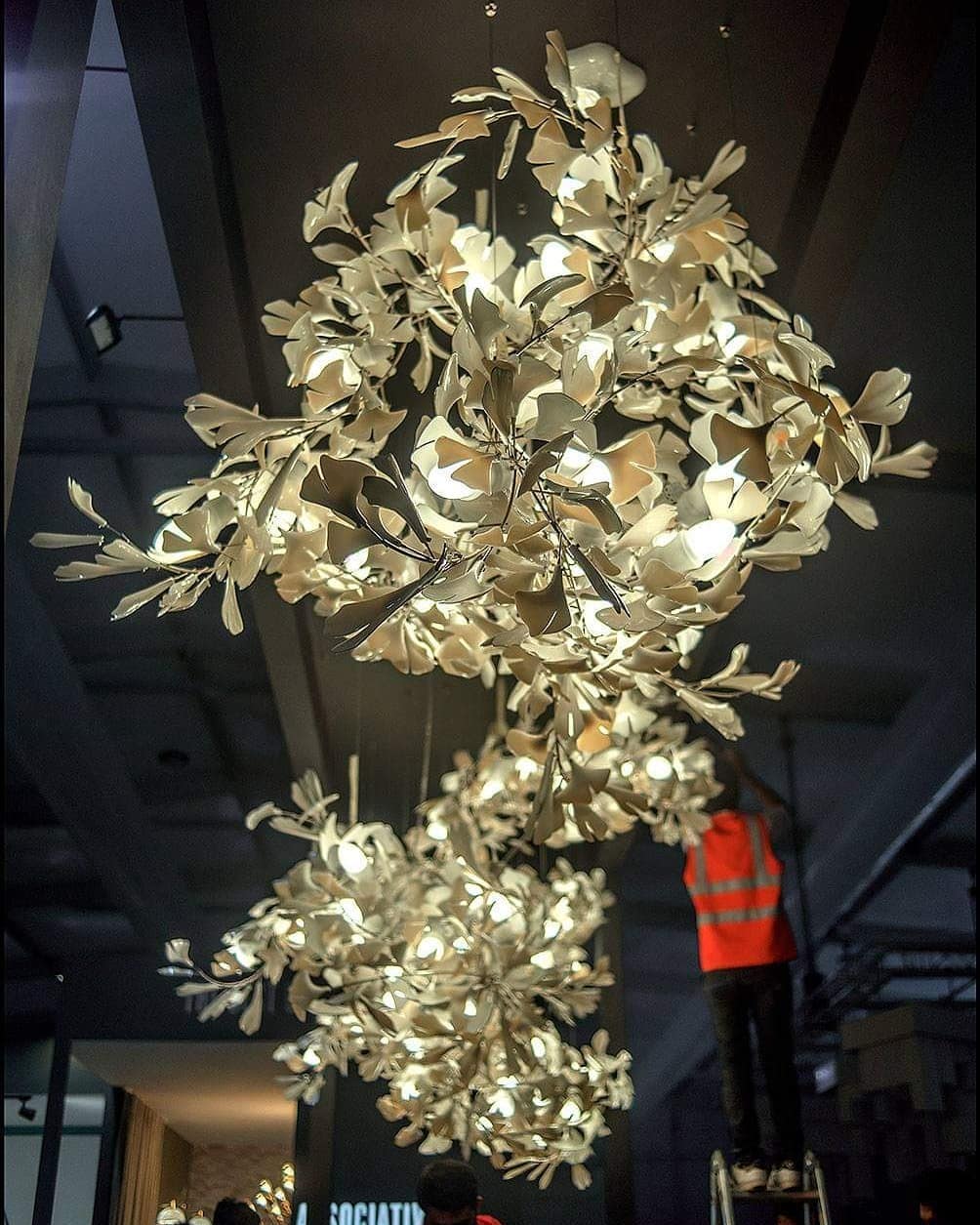 Eurzoris Gingko Leaf Chandelier-Neutral Decor