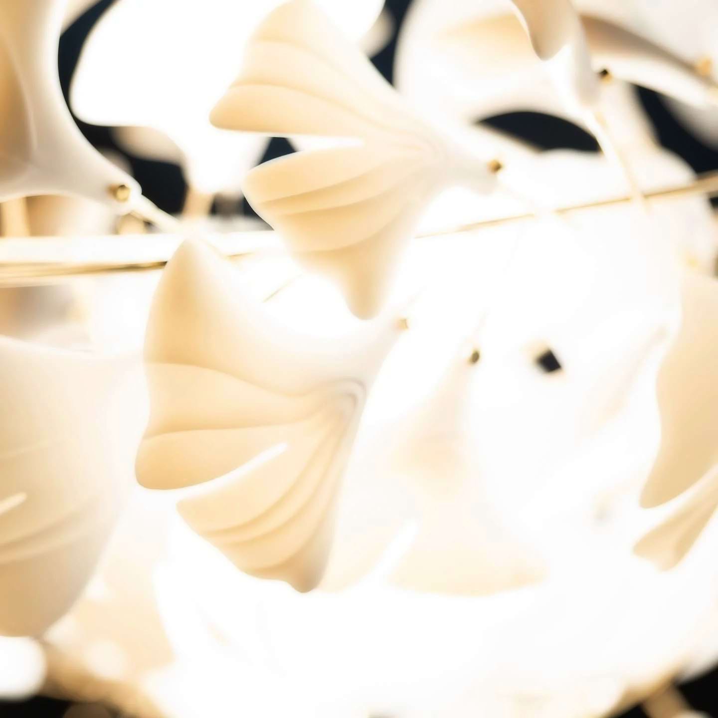 Eurzoris Gingko Leaf Chandelier-Neutral Decor