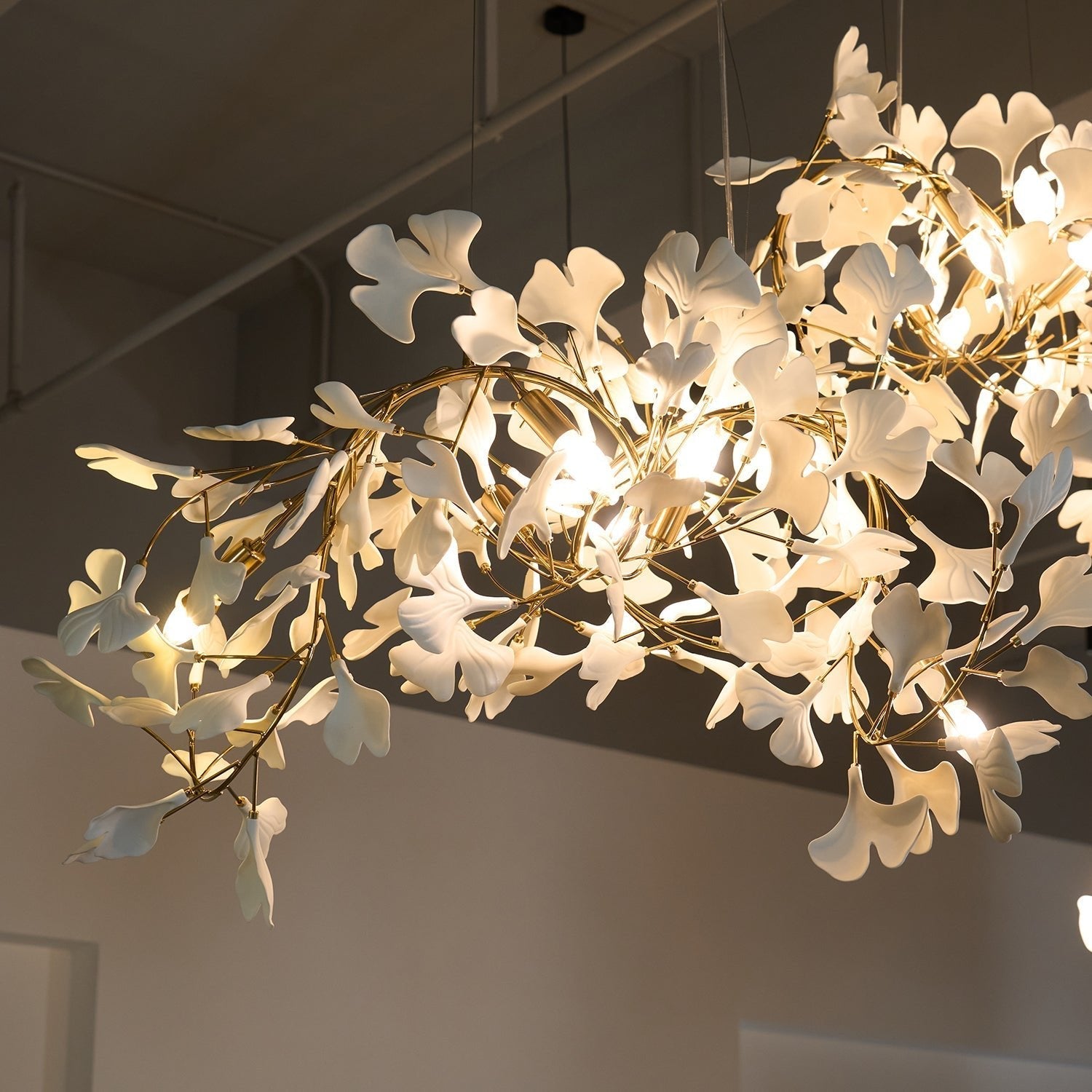 Ririxel Pendant Lamp Gingko Ceramic Petals Gold-Neutral Decor