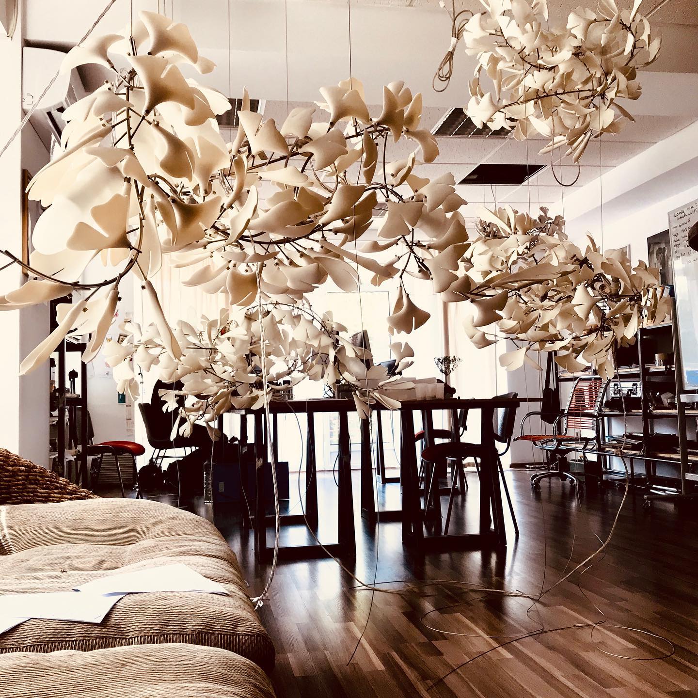 Eurzoris Gingko Leaf Chandelier-Neutral Decor