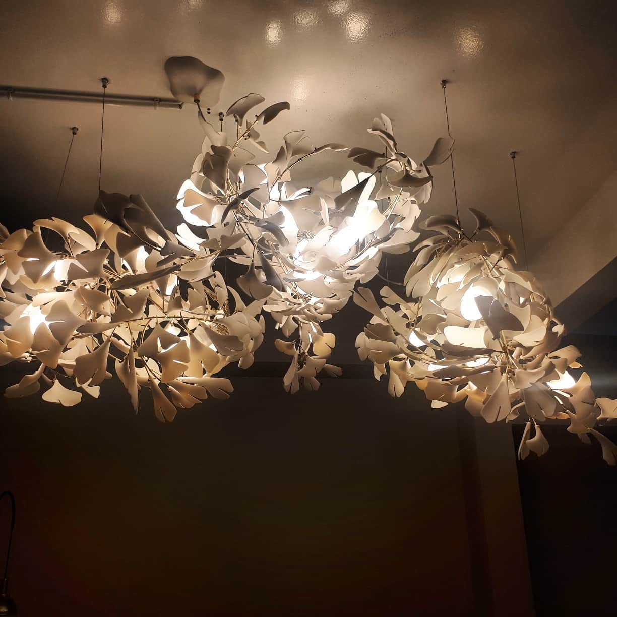 Eurzoris Gingko Leaf Chandelier-Neutral Decor