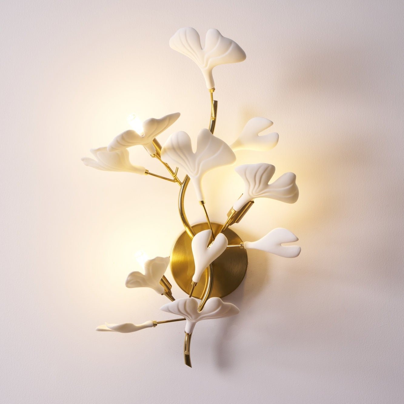 Oakes Postmodern Luxury Gingko Ceramics Wall Lamp-Neutral Decor