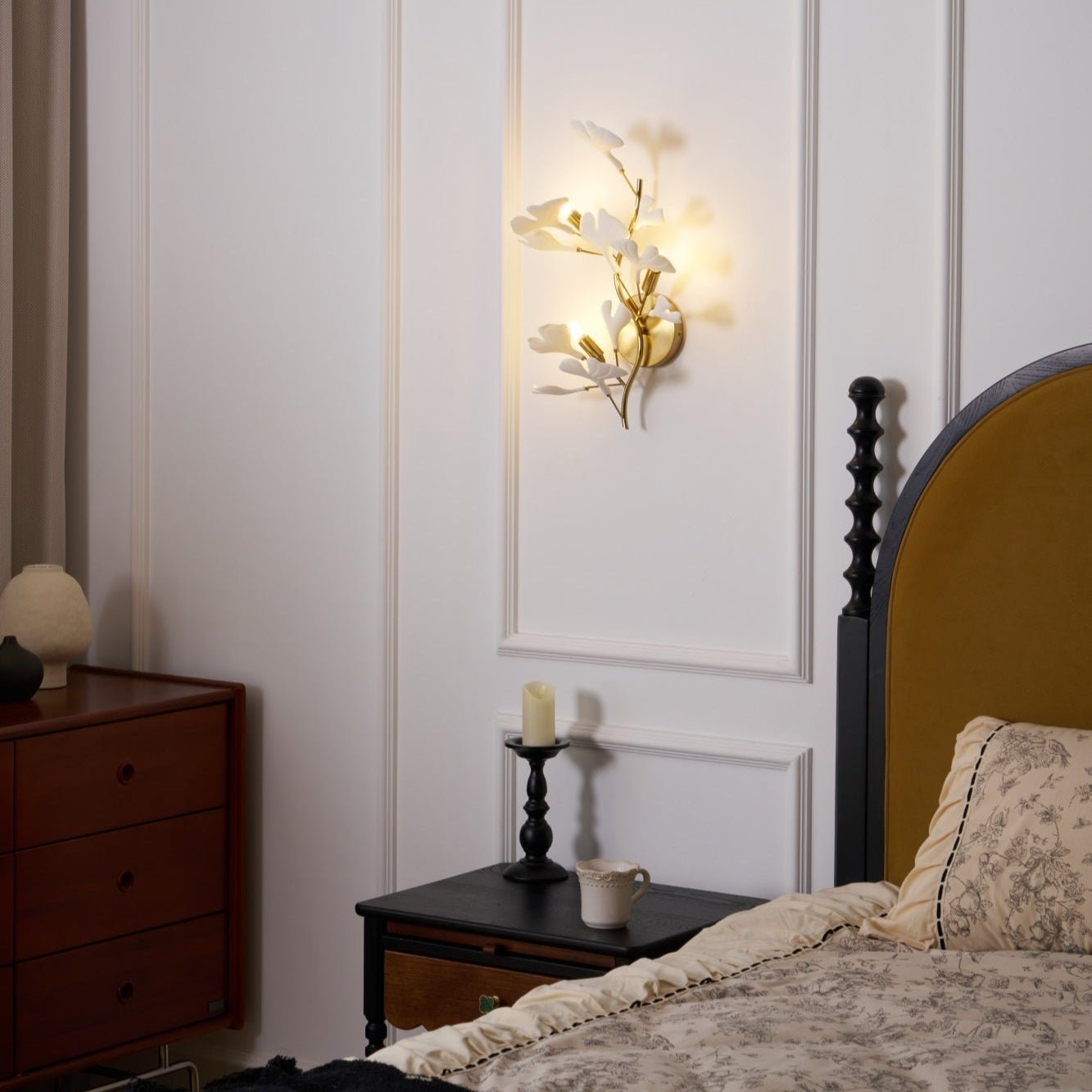 Oakes Postmodern Luxury Gingko Ceramics Wall Lamp-Neutral Decor