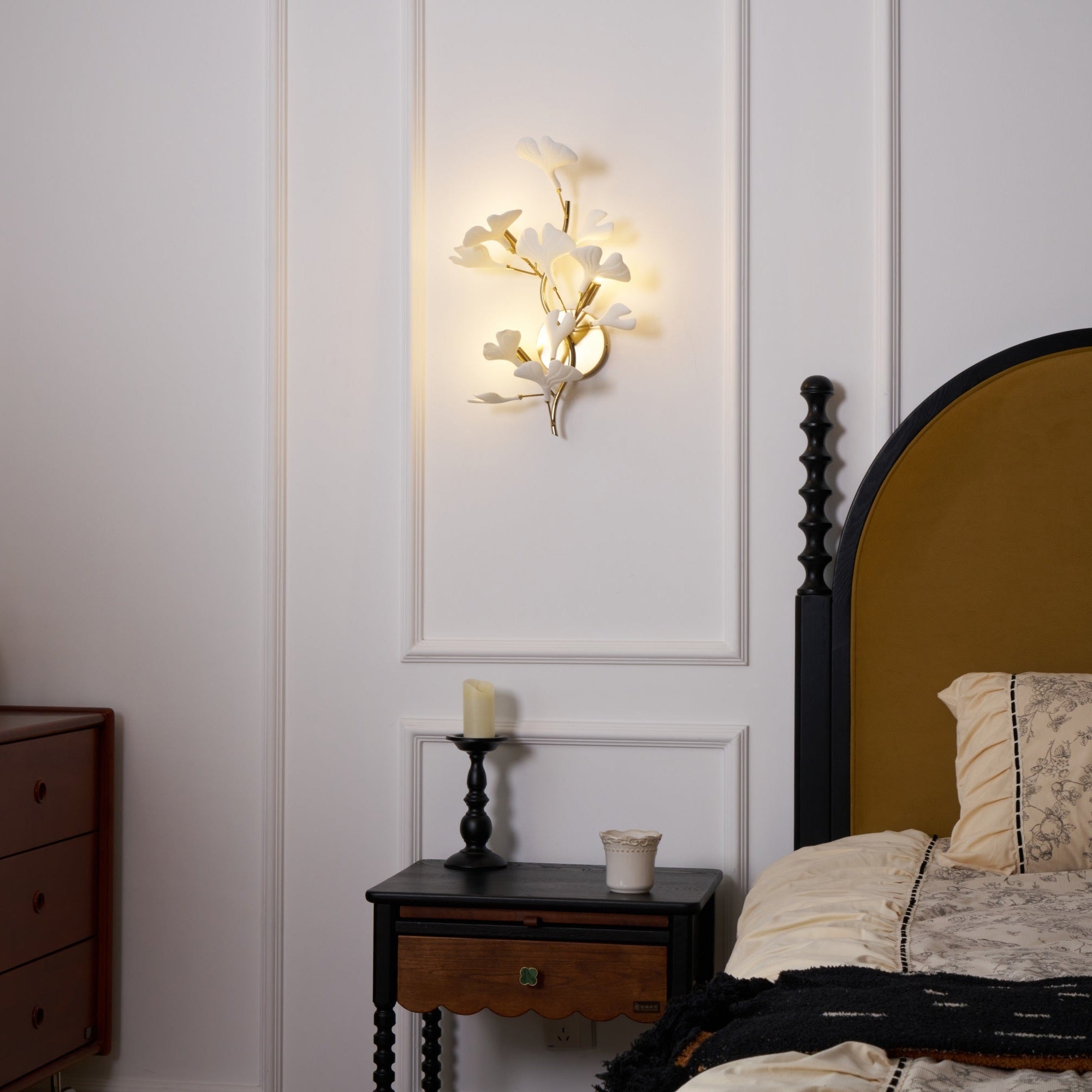 Oakes Postmodern Luxury Gingko Ceramics Wall Lamp-Neutral Decor
