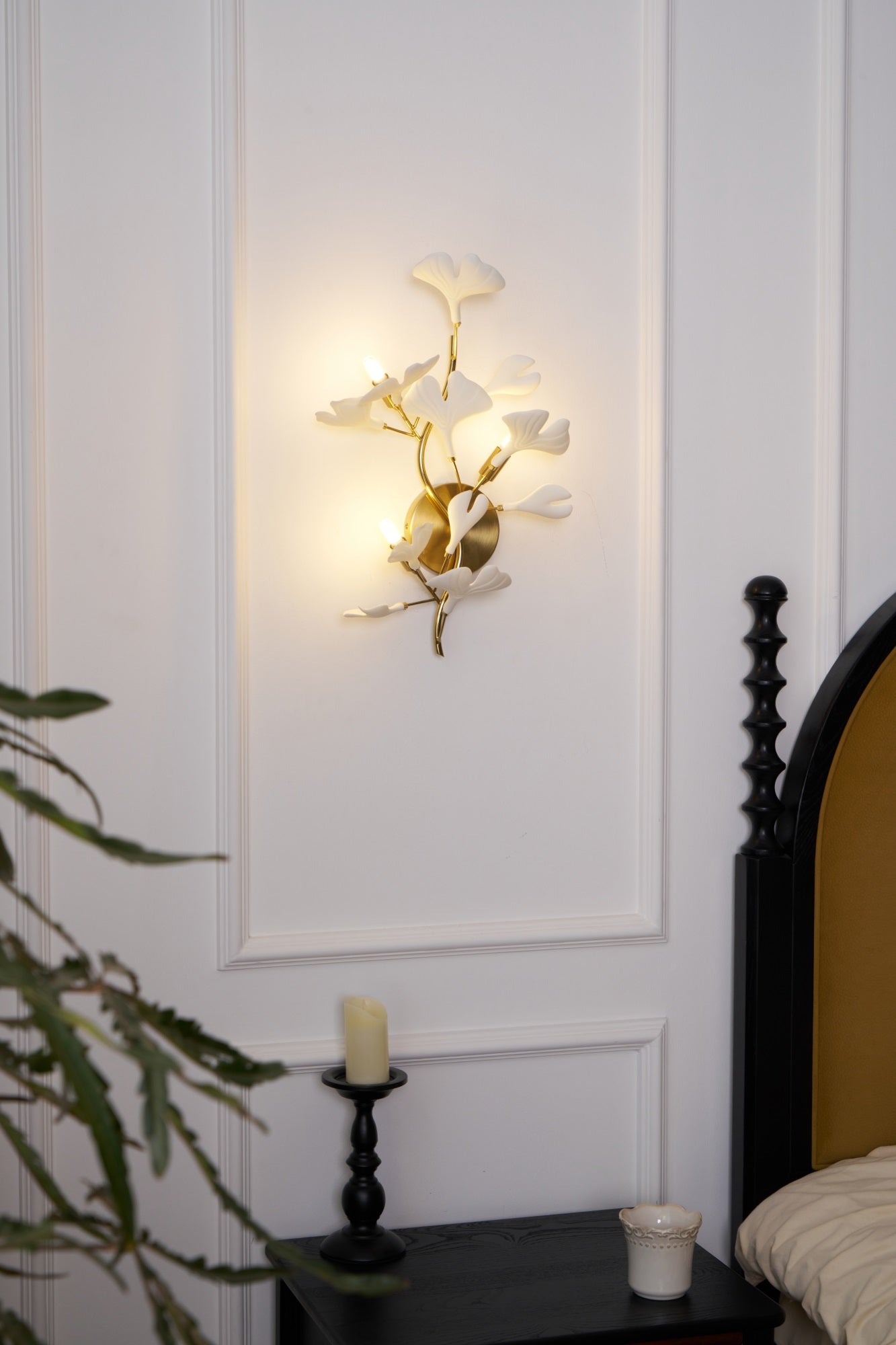 Oakes Postmodern Luxury Gingko Ceramics Wall Lamp-Neutral Decor