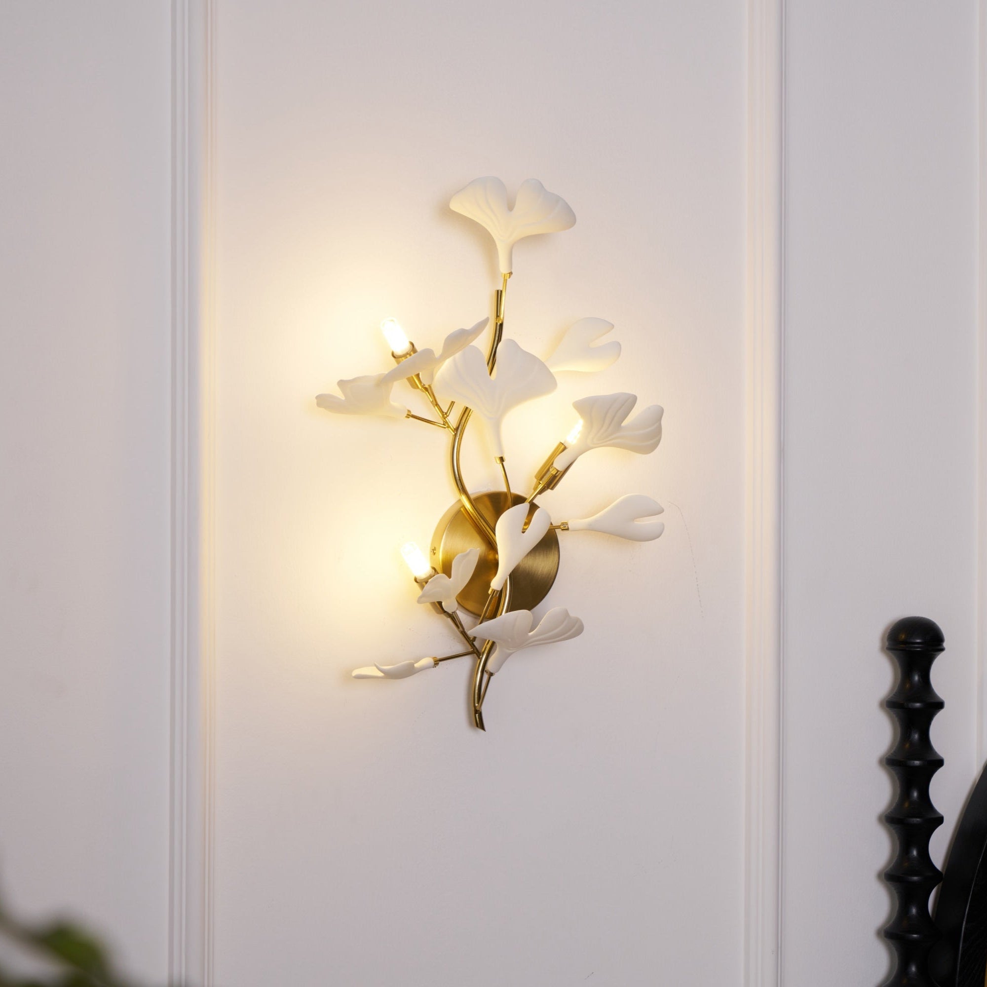 Oakes Postmodern Luxury Gingko Ceramics Wall Lamp-Neutral Decor