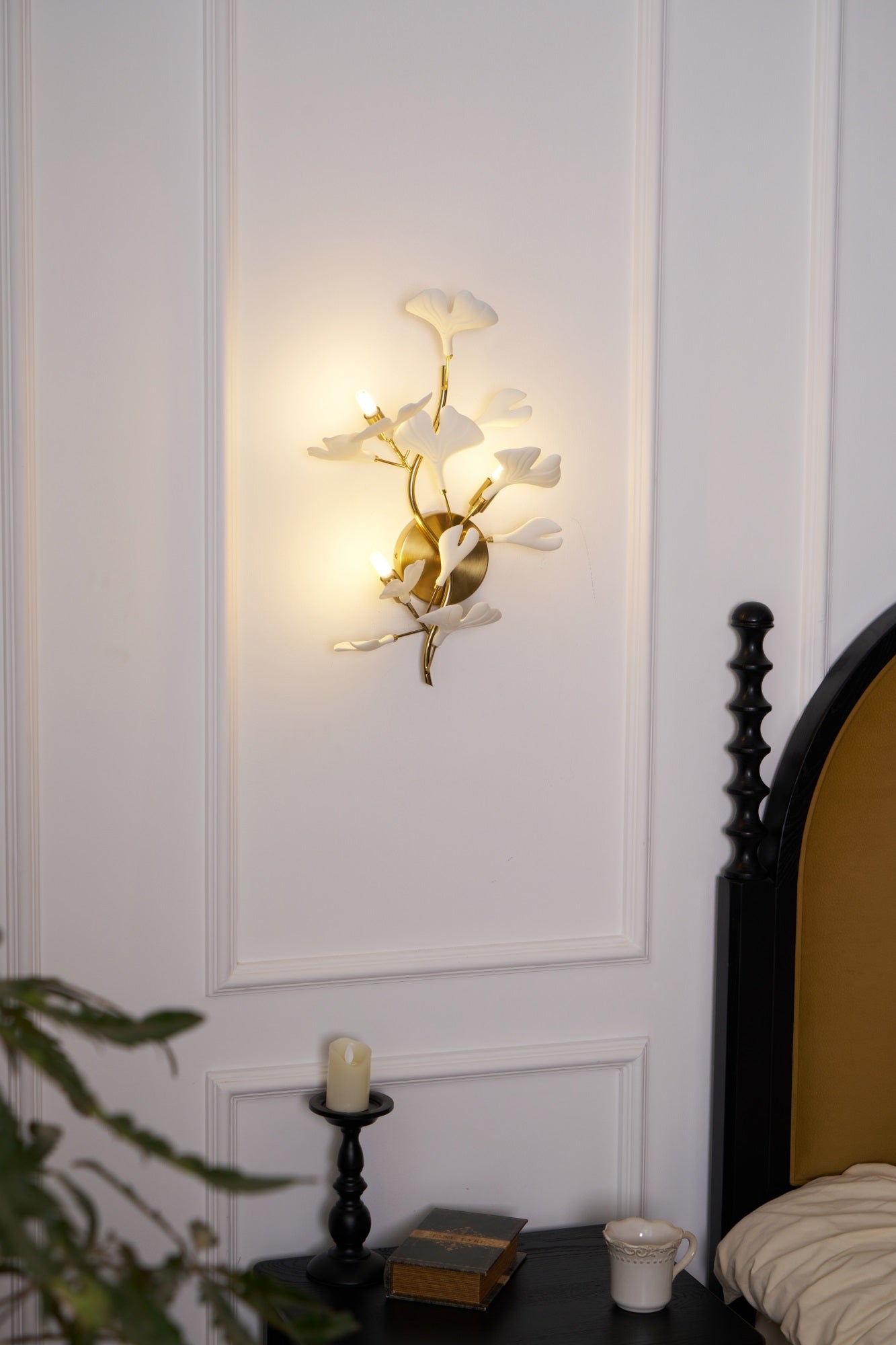 Oakes Postmodern Luxury Gingko Ceramics Wall Lamp-Neutral Decor