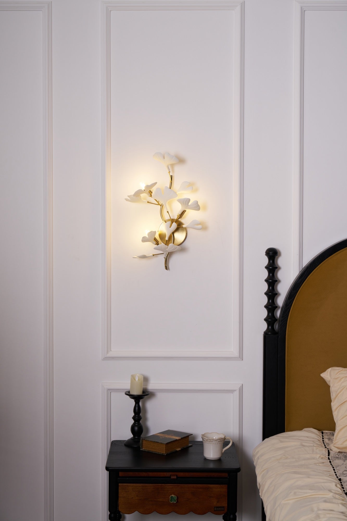Oakes Postmodern Luxury Gingko Ceramics Wall Lamp-Neutral Decor