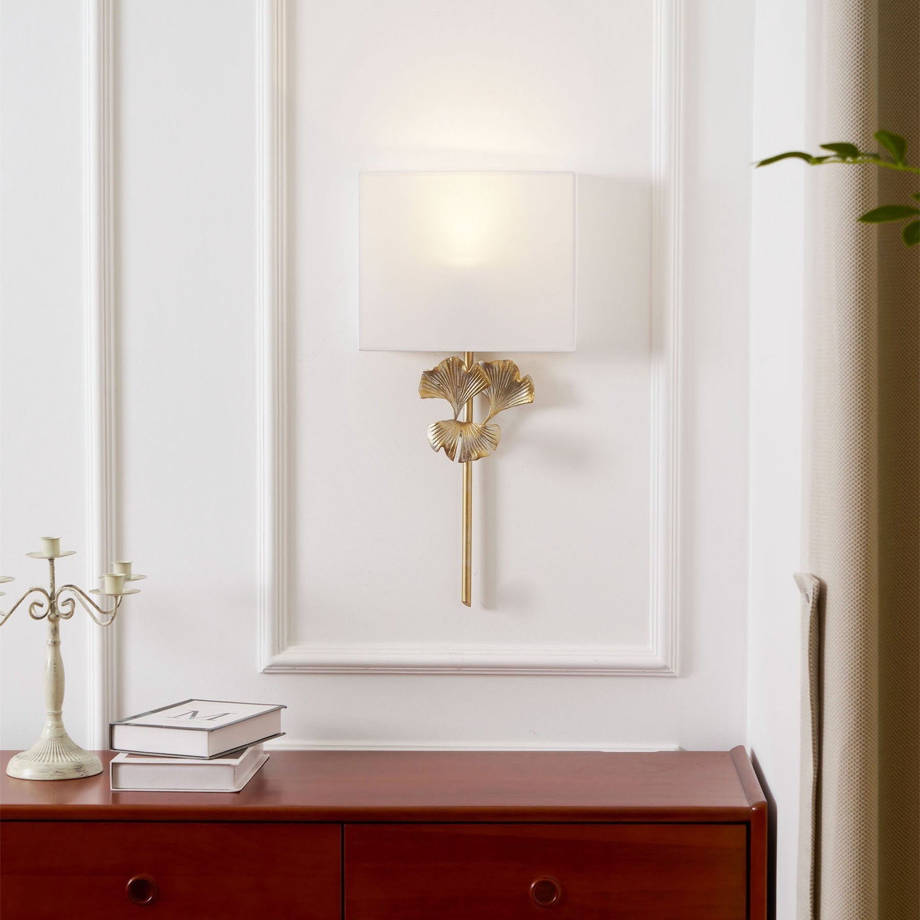 Rosamund Wall Lamp