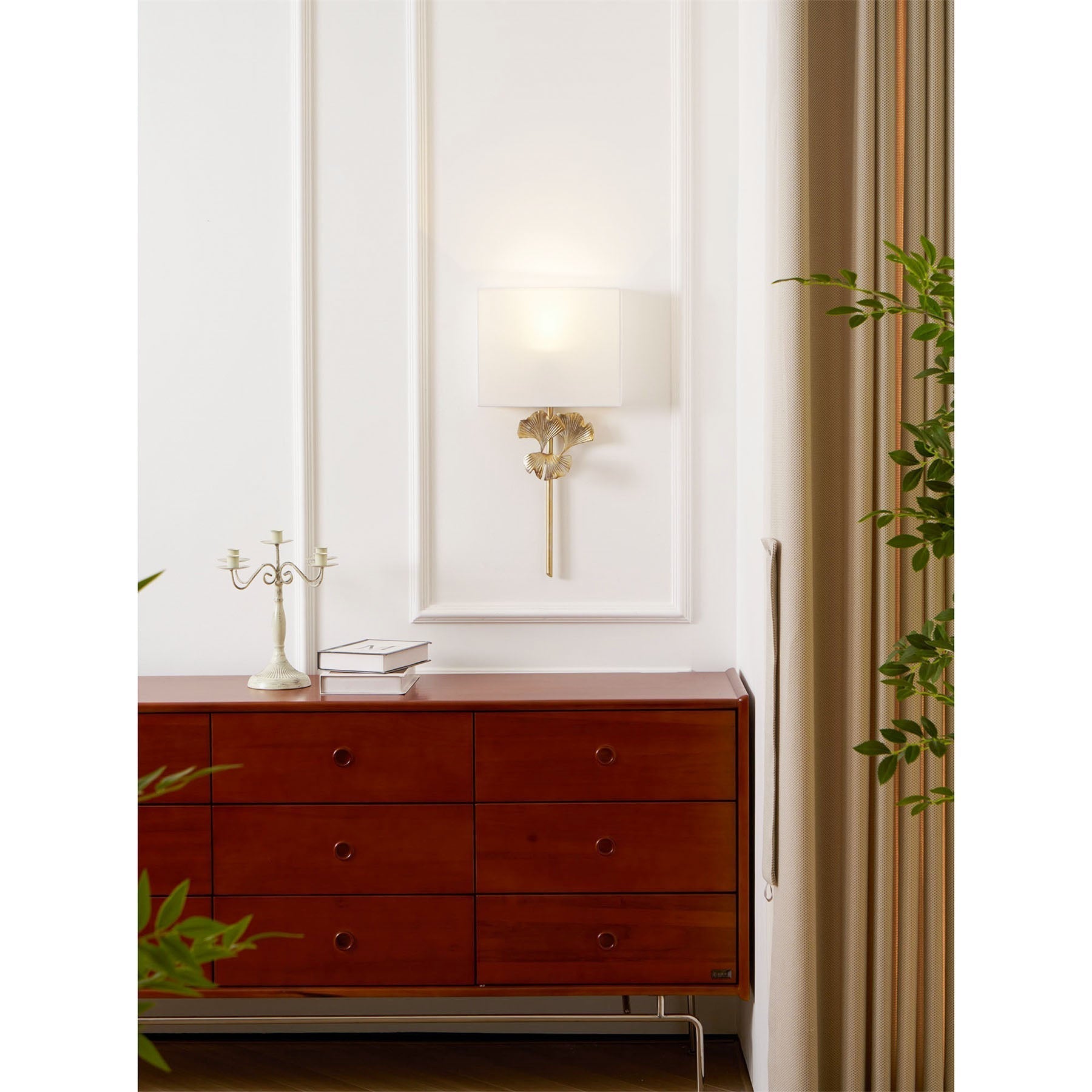 Rosamund Wall Lamp