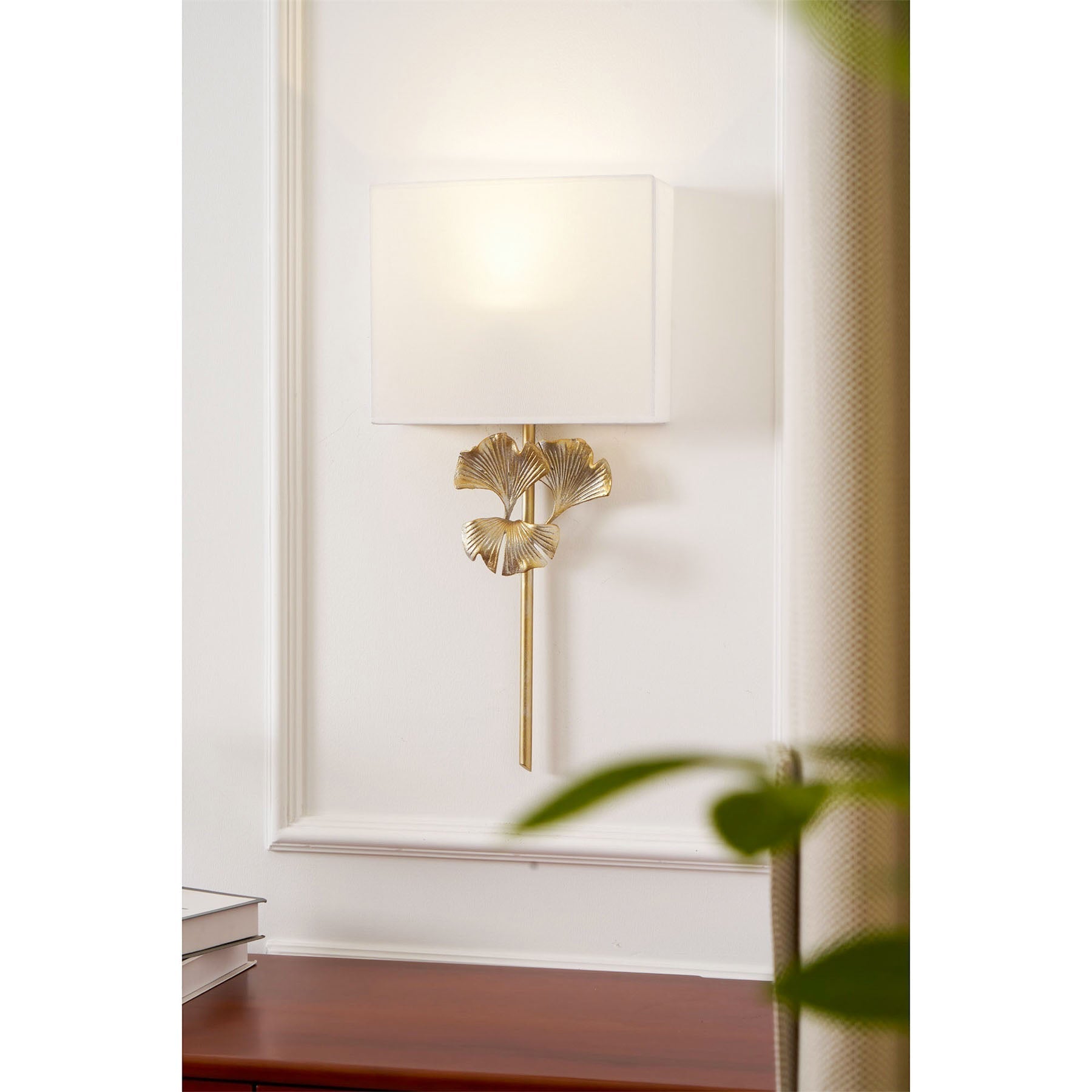 Rosamund Wall Lamp