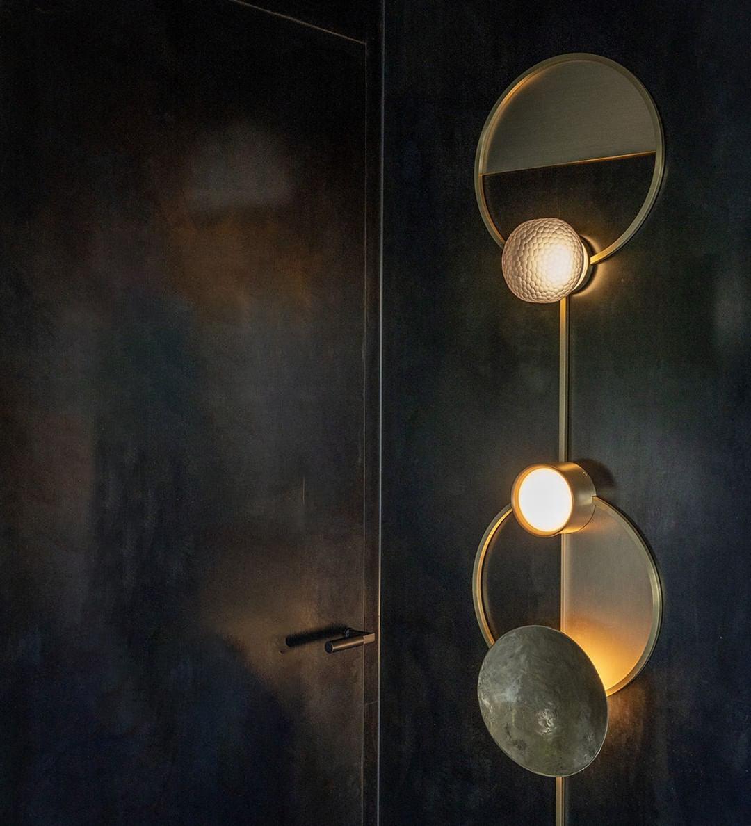 Elynis Brass & Glass Modern Wall Lamp-Neutral Decor
