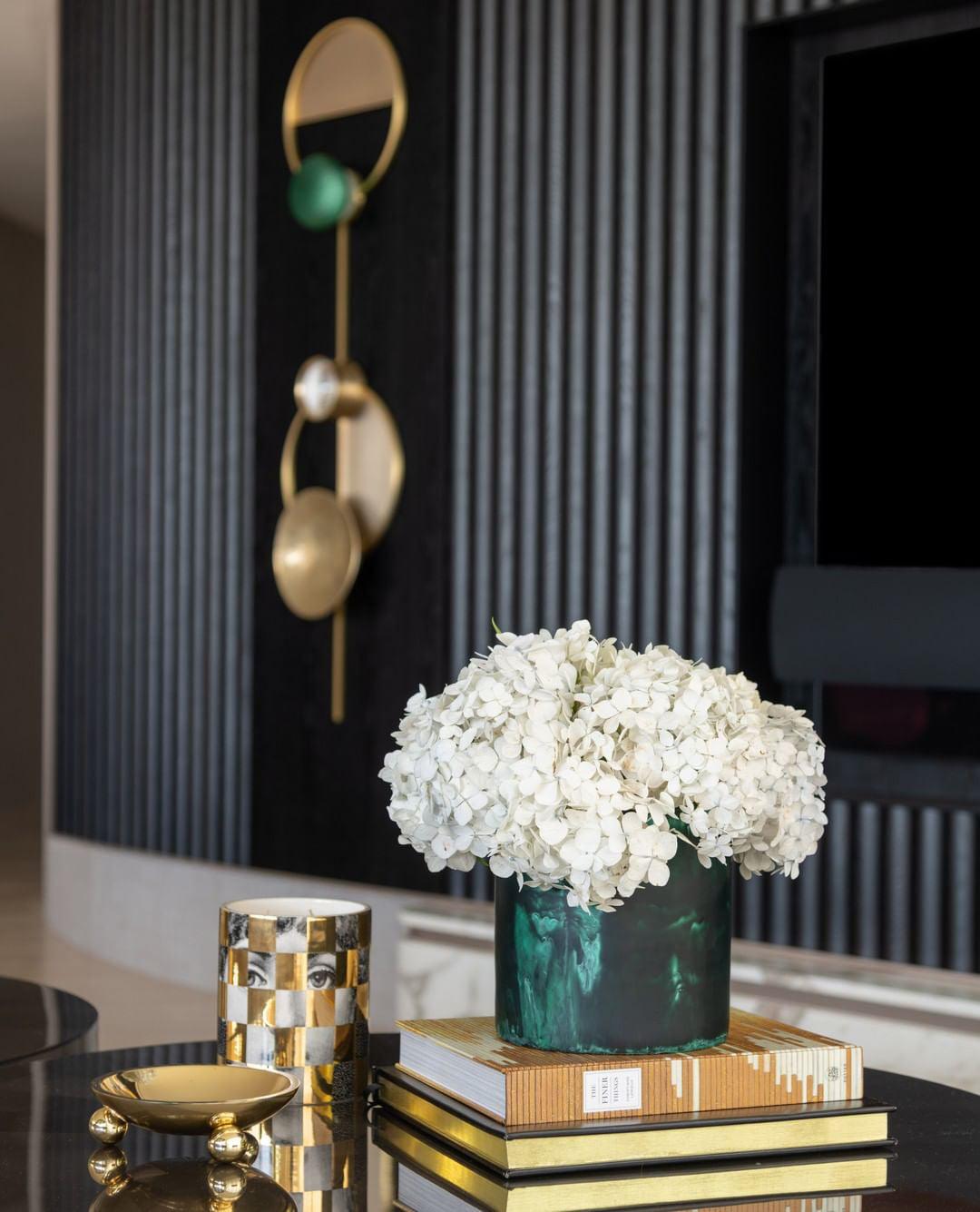 Elynis Brass & Glass Modern Wall Lamp-Neutral Decor