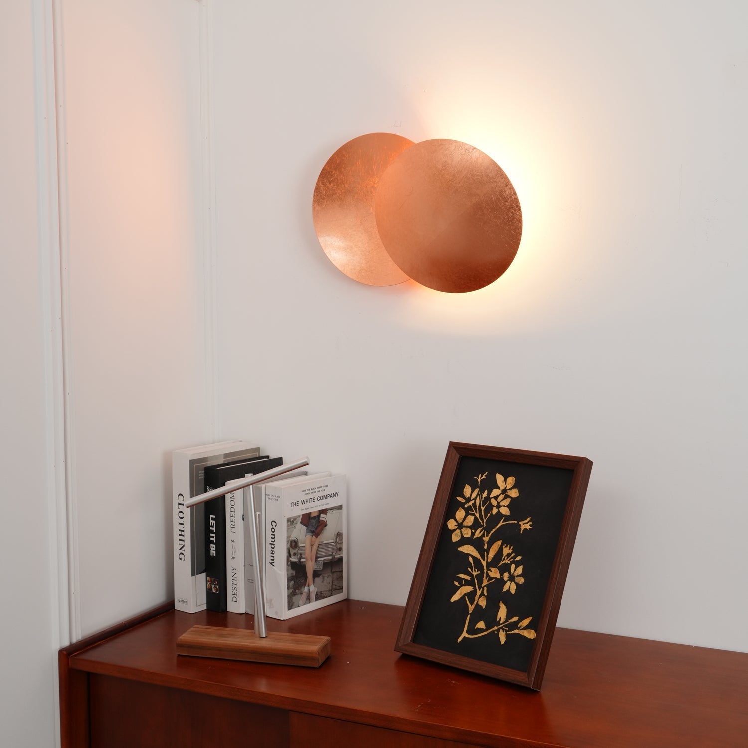 Fioris Modern Minimalist Art Wall Lamp-Neutral Decor