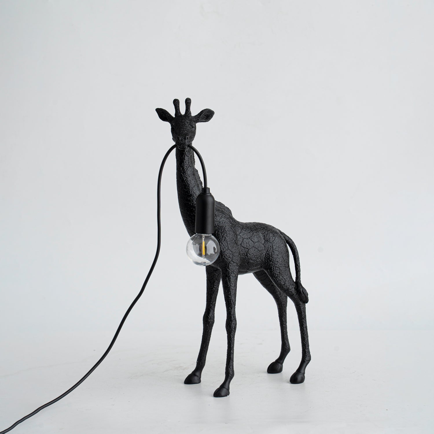 Fexl Luxurious Giraffe Royale Sculpture Floor Lamp-Neutral Decor
