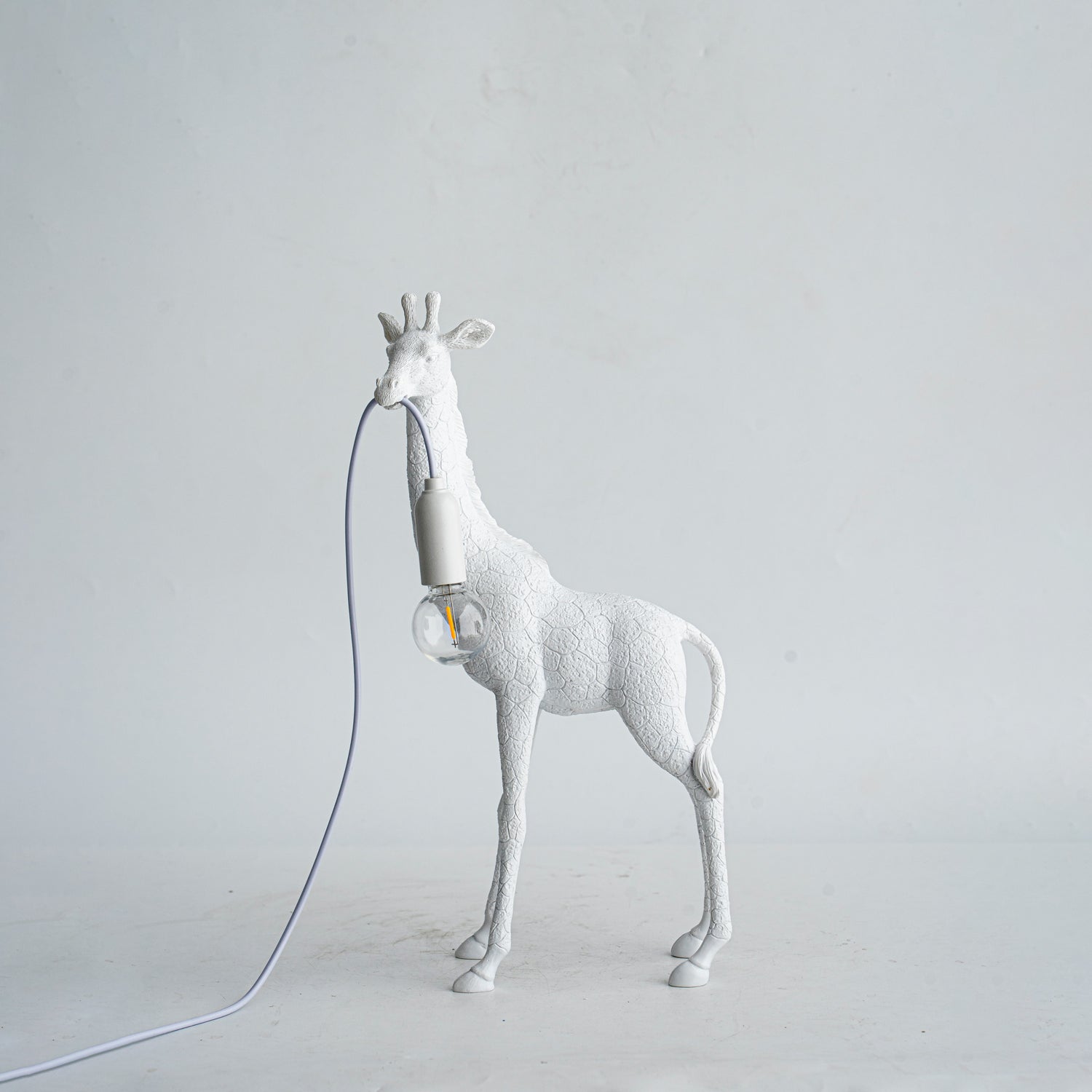 Fexl Luxurious Giraffe Royale Sculpture Floor Lamp-Neutral Decor