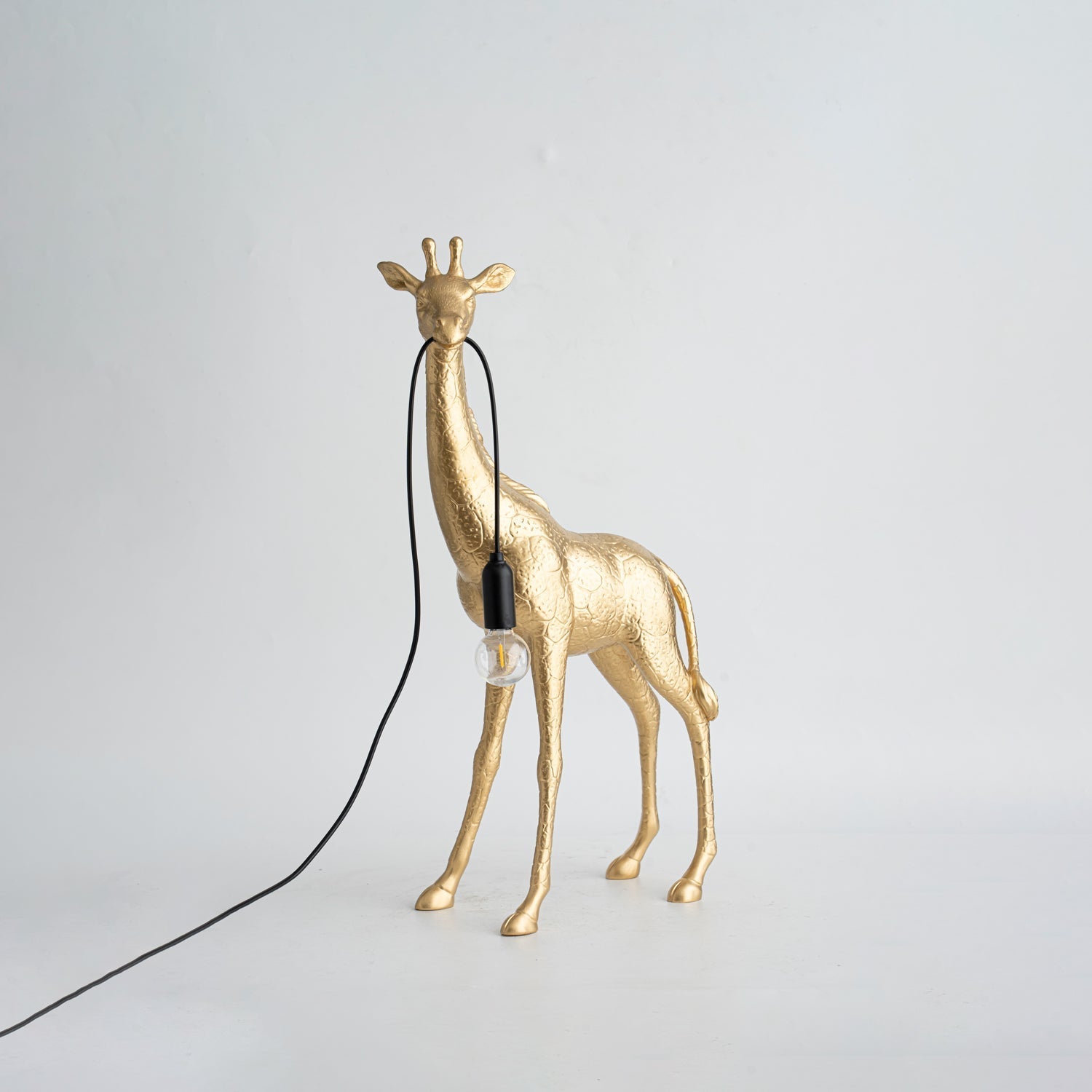 Fexl Luxurious Giraffe Royale Sculpture Floor Lamp-Neutral Decor