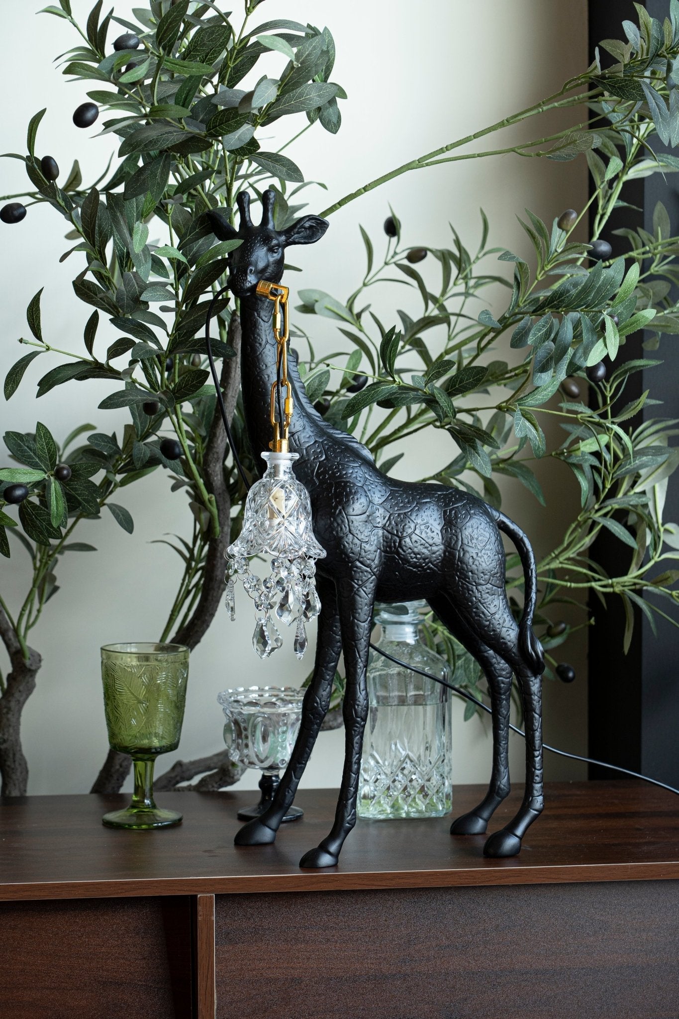 Fexl Luxurious Giraffe Royale Sculpture Floor Lamp-Neutral Decor