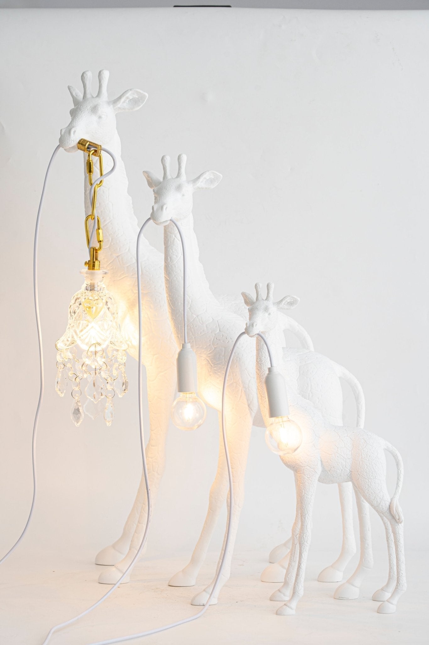 Fexl Luxurious Giraffe Royale Sculpture Floor Lamp-Neutral Decor