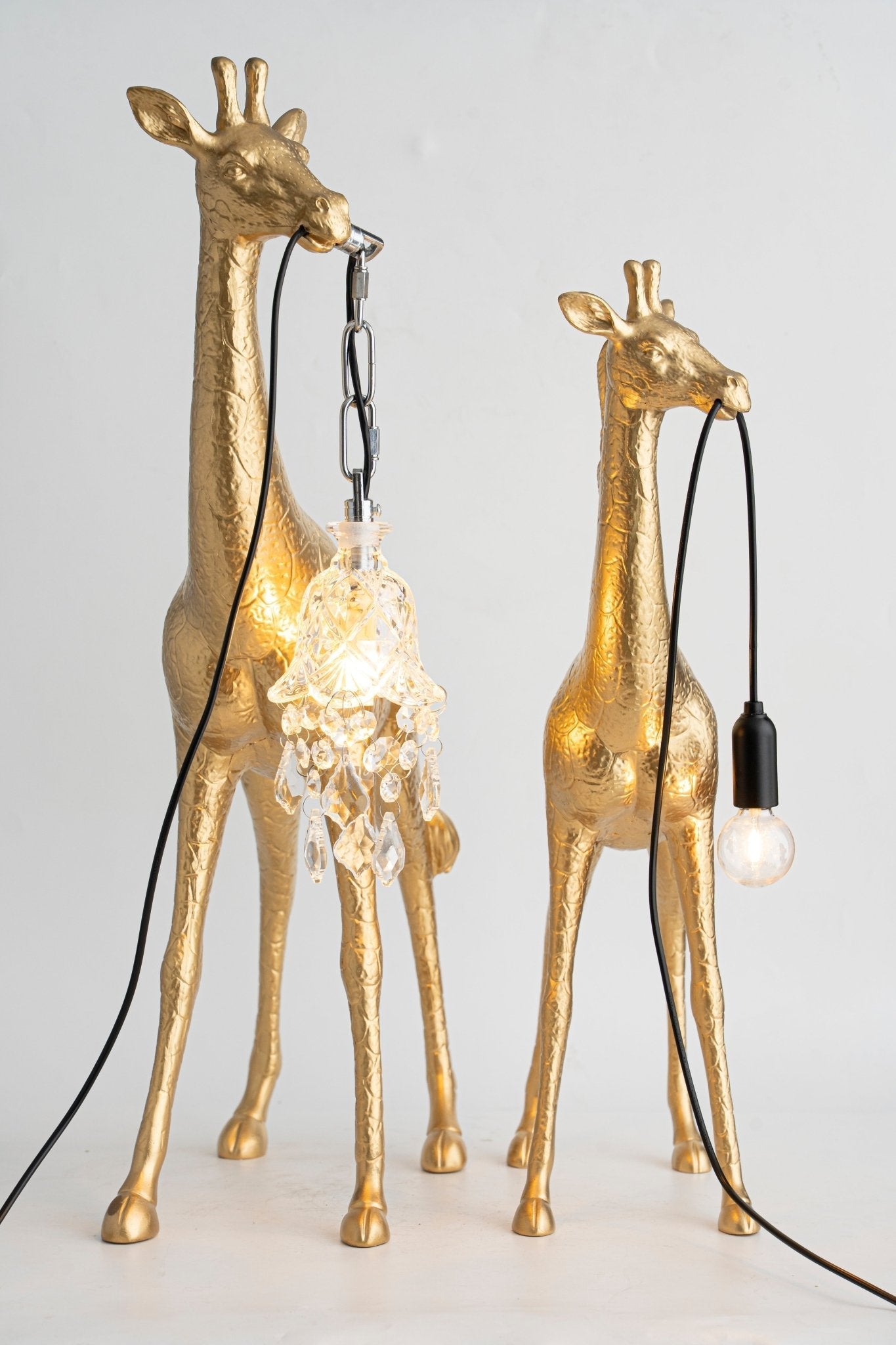 Fexl Luxurious Giraffe Royale Sculpture Floor Lamp-Neutral Decor