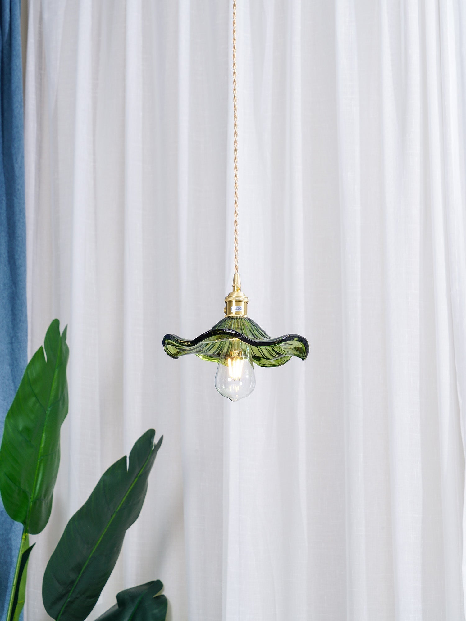 Daphne Modern Glass Flower Pendant Light-Neutral Decor