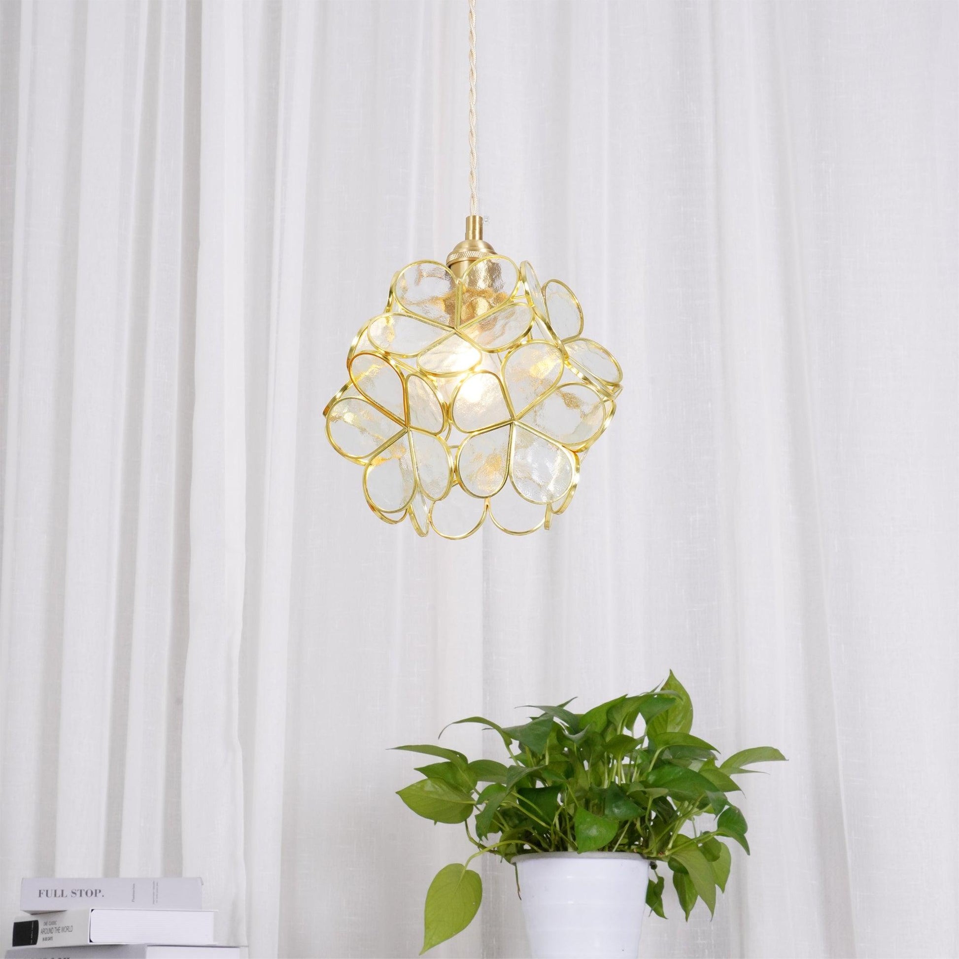 Lustra Pendant Lamp Glass Petal Shaped Kitchen-Neutral Decor