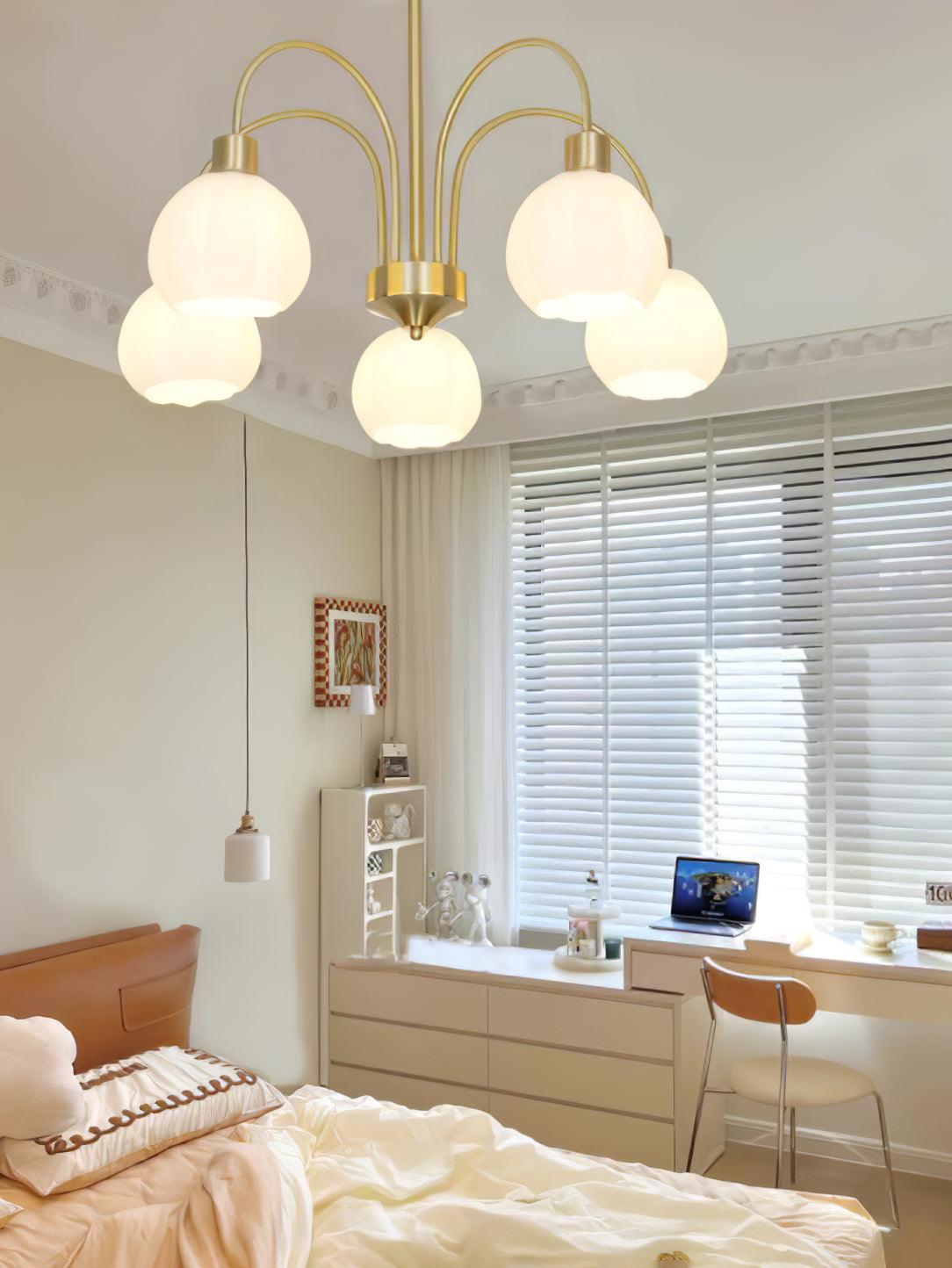 Sawyer Vintage Chandelier-Neutral Decor