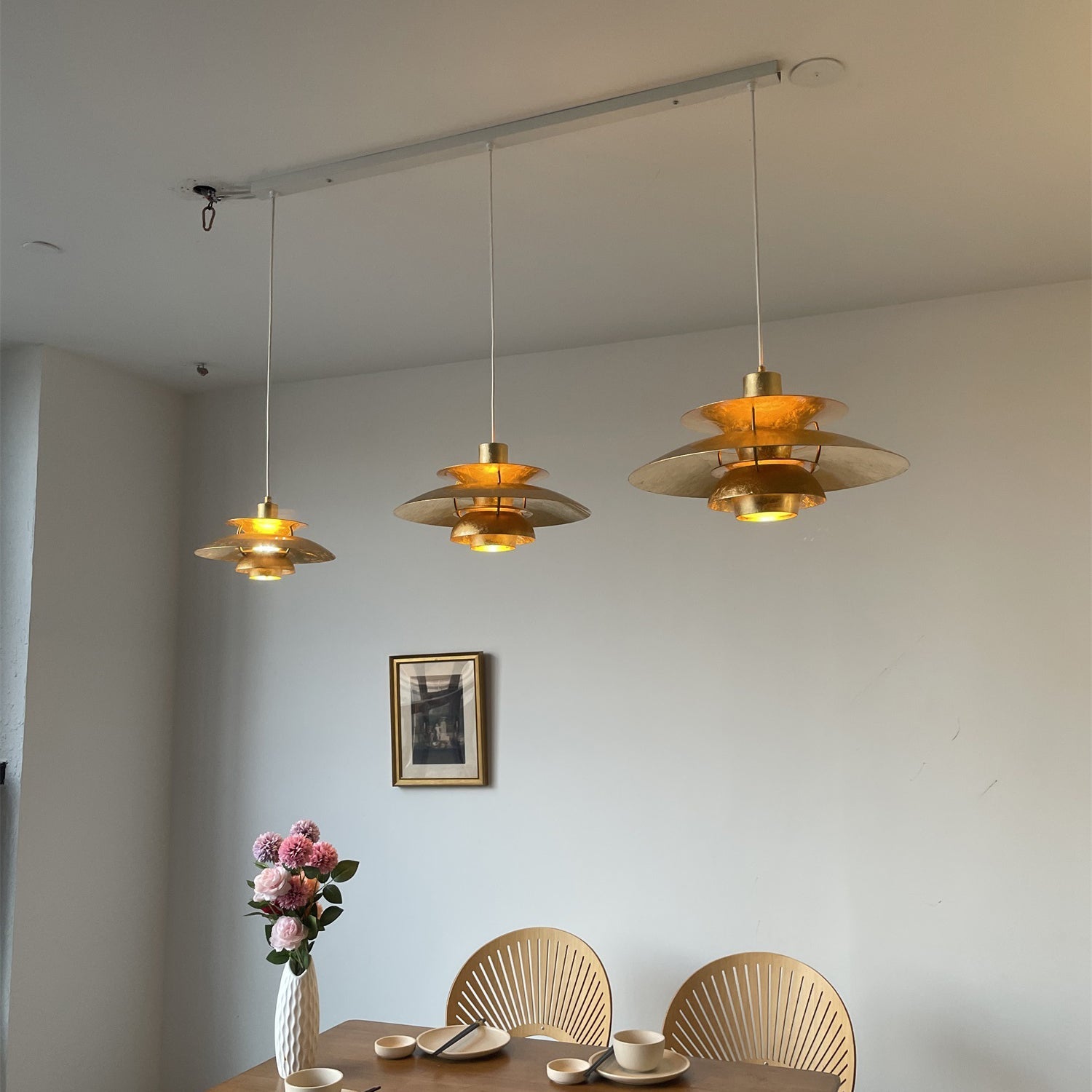Silver Foil finish of the PH-style pendant lamp.