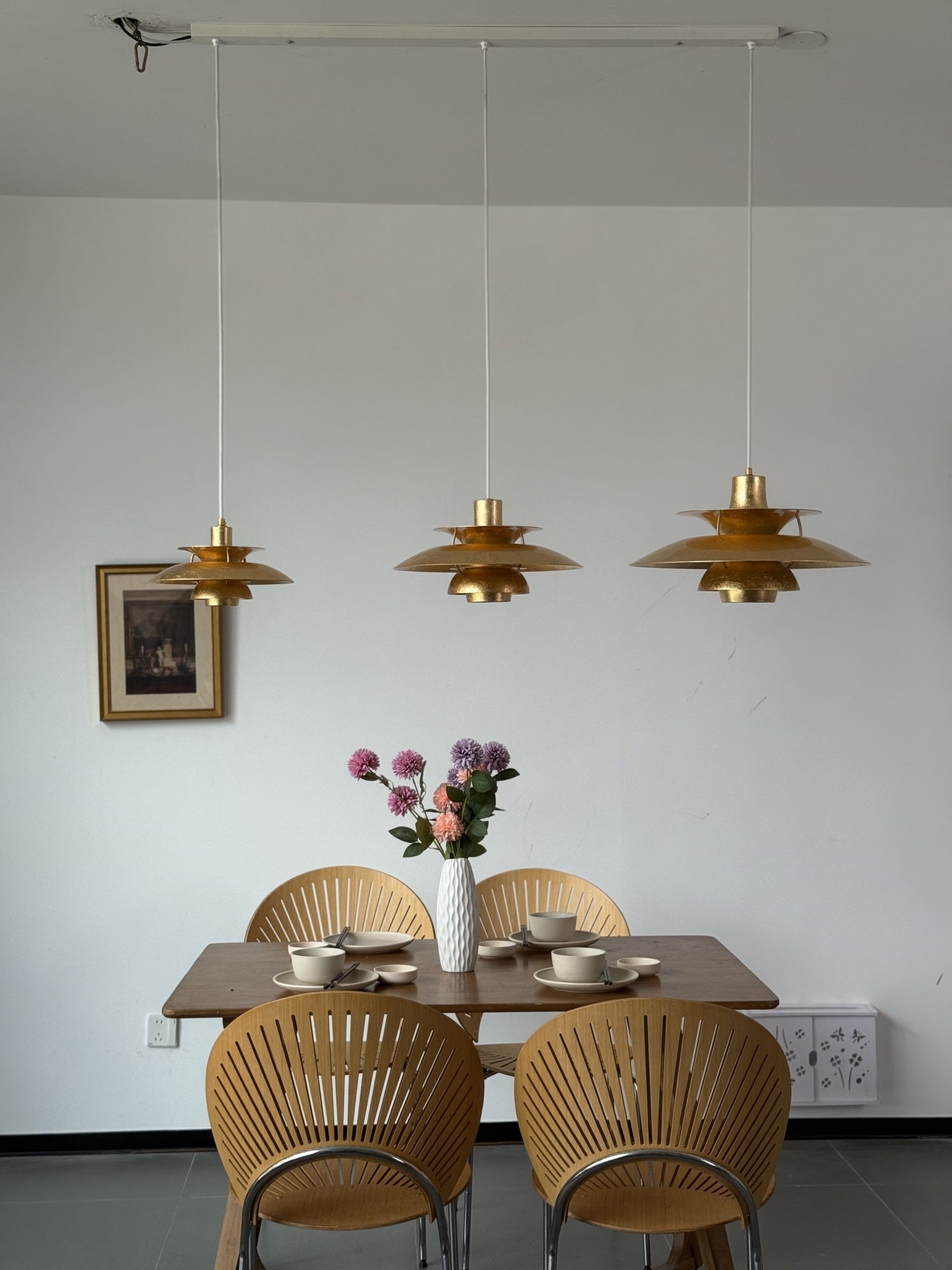 Three-head silver foil lamp from a distance.