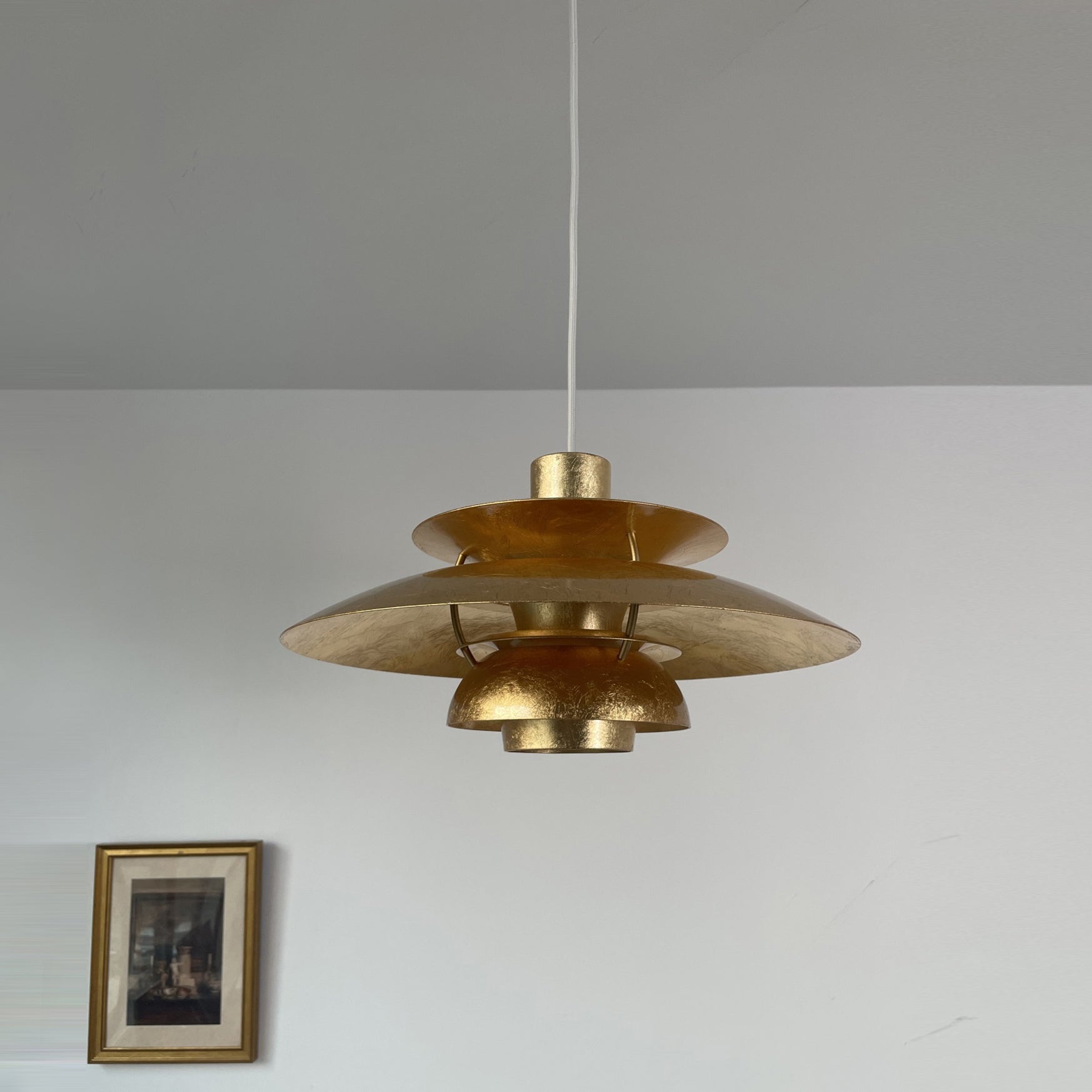 The 40cm and 50cm versions shown side-by-side.