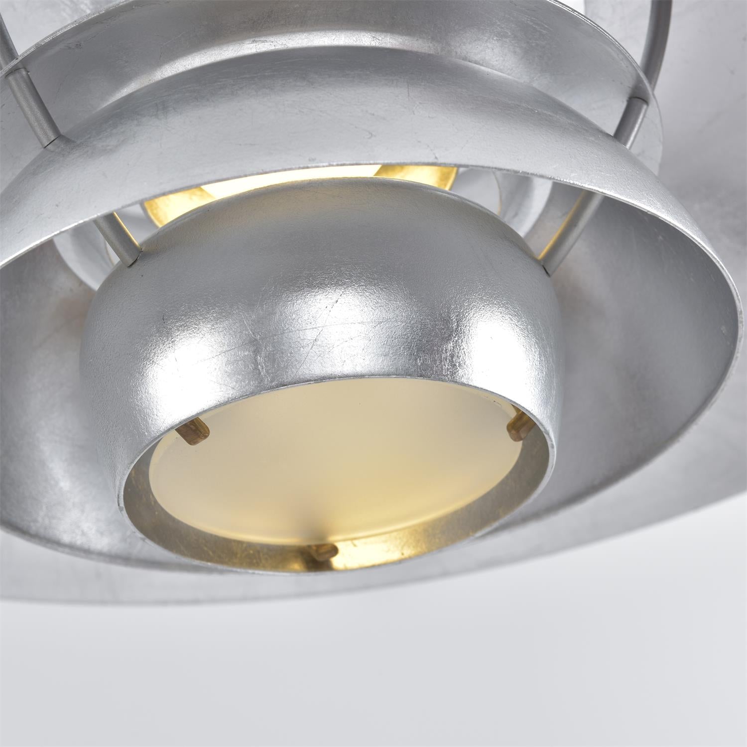 Dimensional drawing of the three-head pendant lamp.