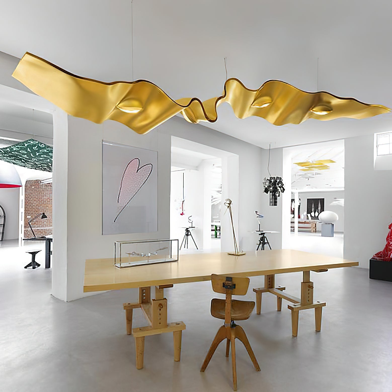 Raelis Gold Ribbon Chandelier-Neutral Decor