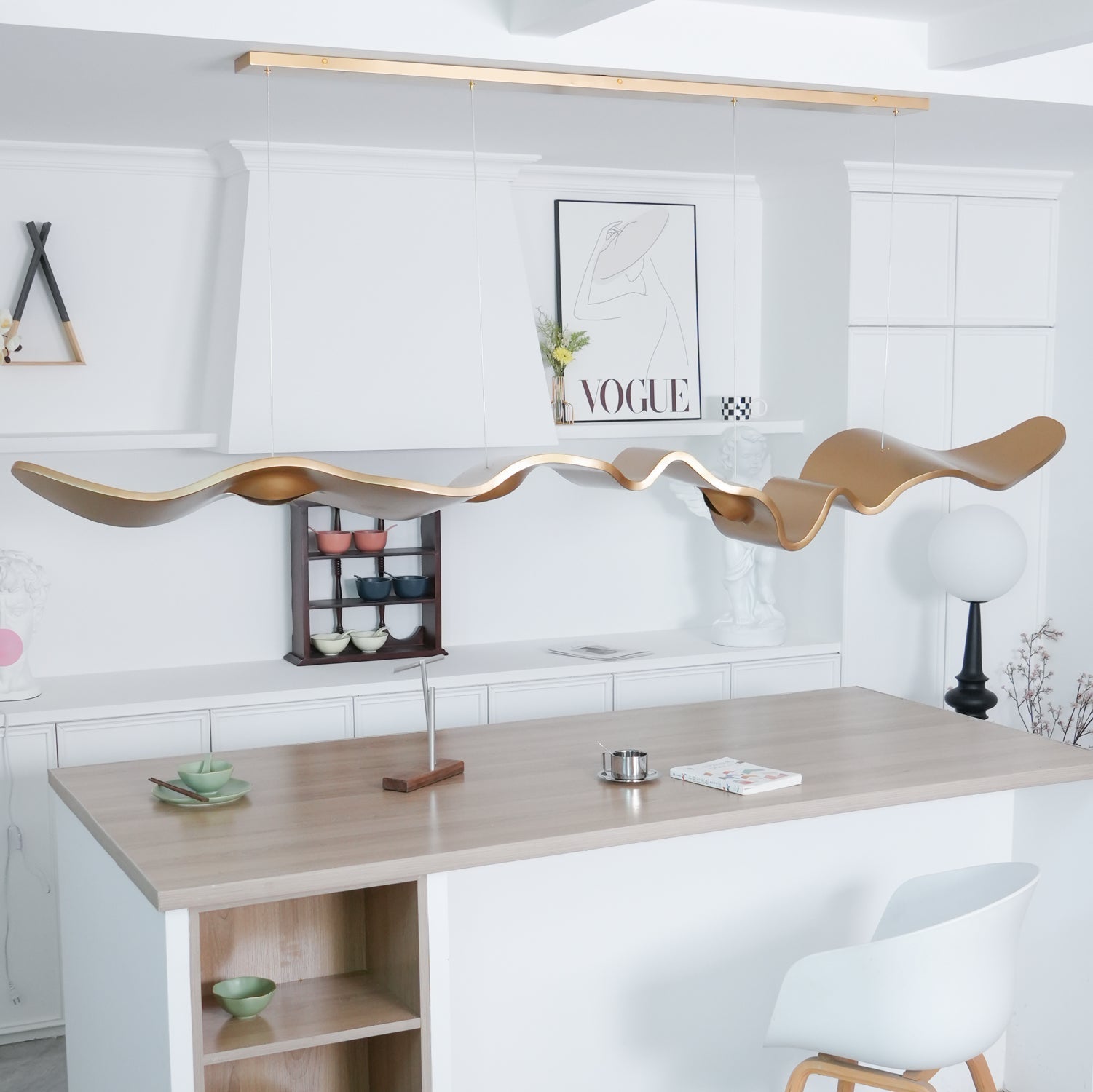 Raelis Gold Ribbon Chandelier-Neutral Decor