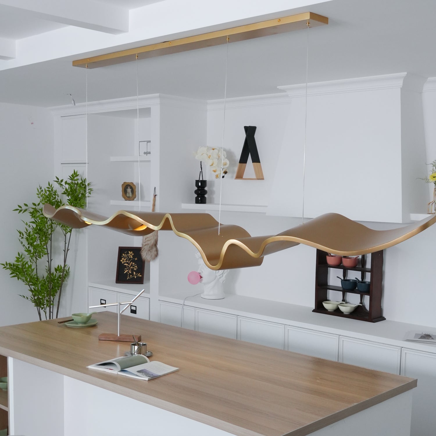 Raelis Gold Ribbon Chandelier-Neutral Decor