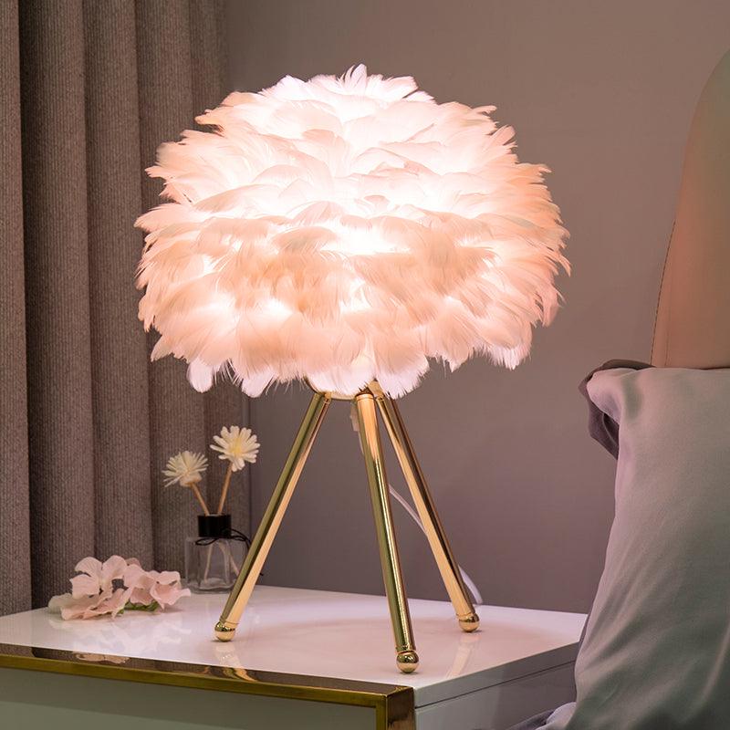 Nilo Feather Feminine Table Lamp-Neutral Decor