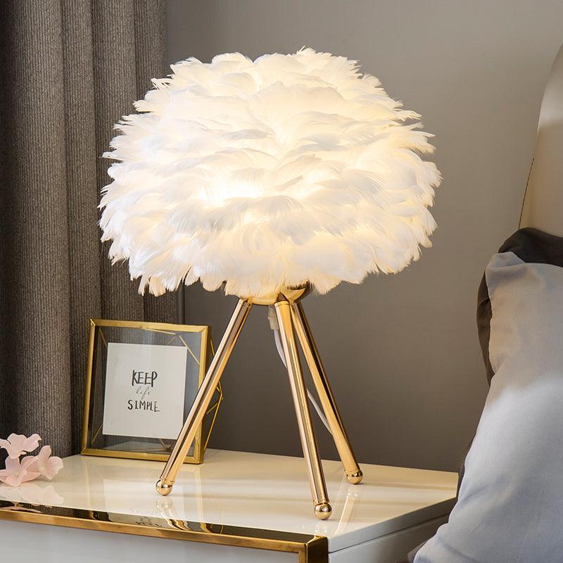 Nilo Feather Feminine Table Lamp-Neutral Decor