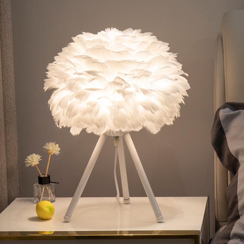 Nilo Feather Feminine Table Lamp-Neutral Decor