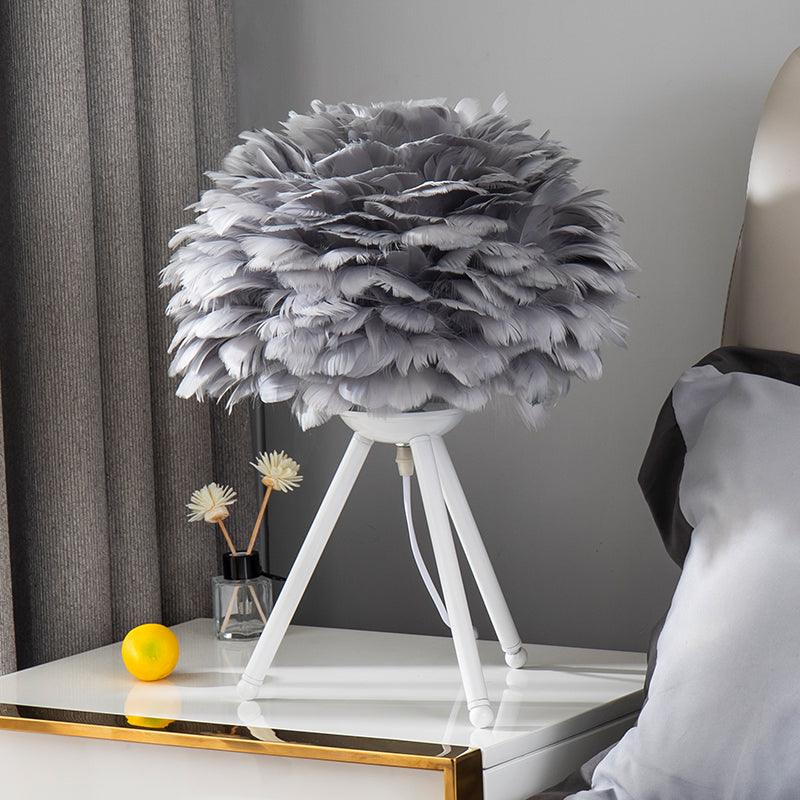 Nilo Feather Feminine Table Lamp-Neutral Decor