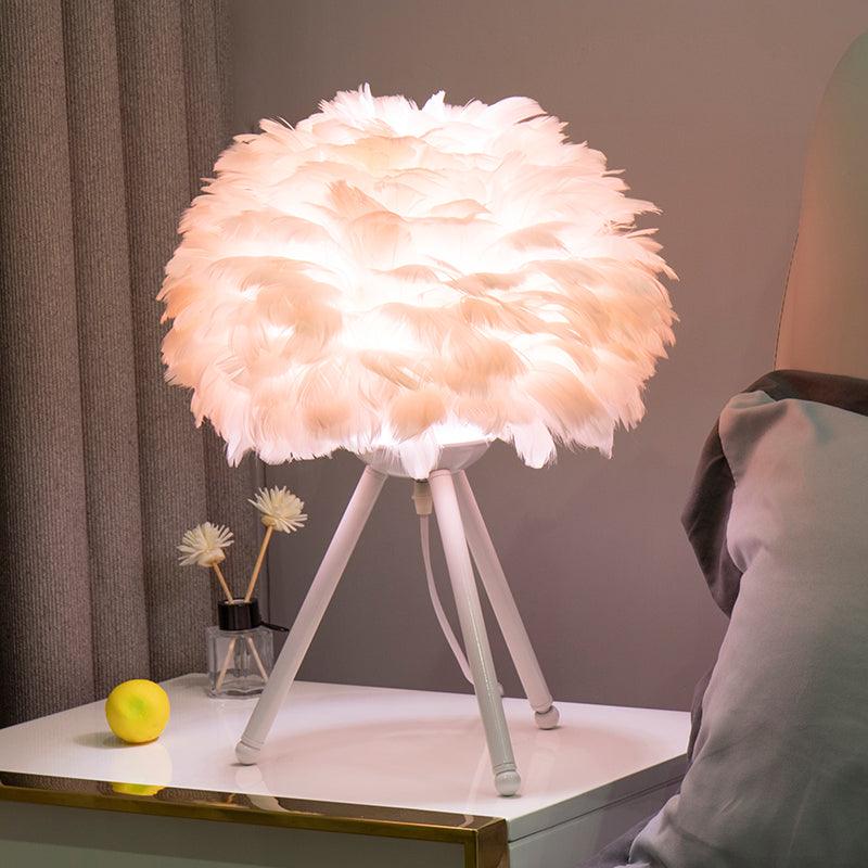 Nilo Feather Feminine Table Lamp-Neutral Decor